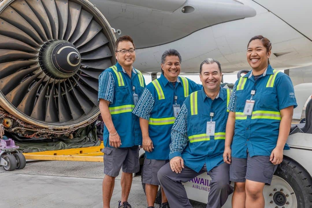 ハワイアン航空さんのインスタグラム写真 - (ハワイアン航空Instagram)「Happy Labor Day! Today and every day, we recognize the achievements of the remarkable individuals that make up our company. We are proud to see our team bring aloha to everything they do and care so deeply for our island home. We'd like to thank each one of our employees for embodying our core values of mālama, lokahi, ho'okipa and po'okela. To our Hawaiian Airlines 'ohana, mahalo nui! 💜  #HawaiianAirlines #HawaiiFliesWithUs #PualaniProud」9月5日 4時04分 - hawaiianairlines