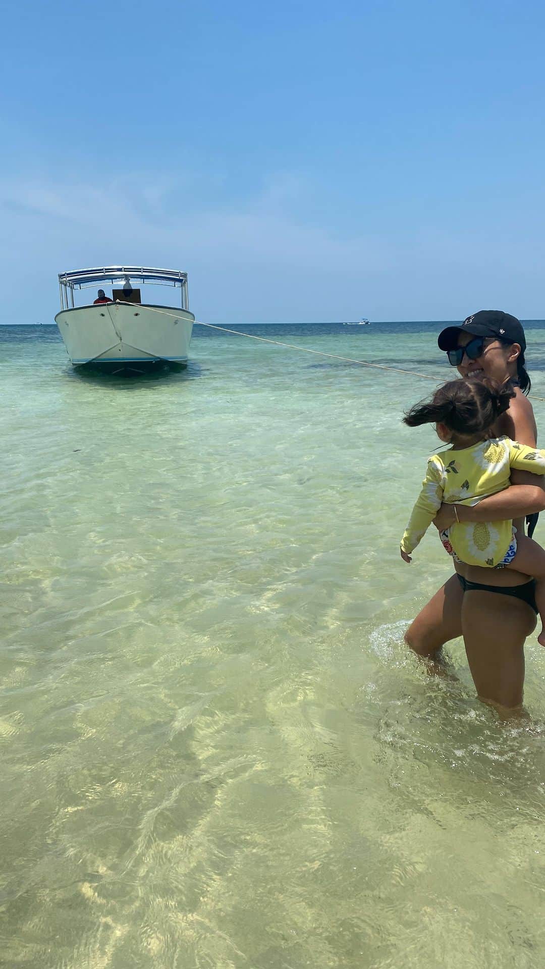 のインスタグラム：「My unBELIZEable adventures continue…. Wishing you all a Happy Labor Day from Belize 🇺🇸🇧🇿」