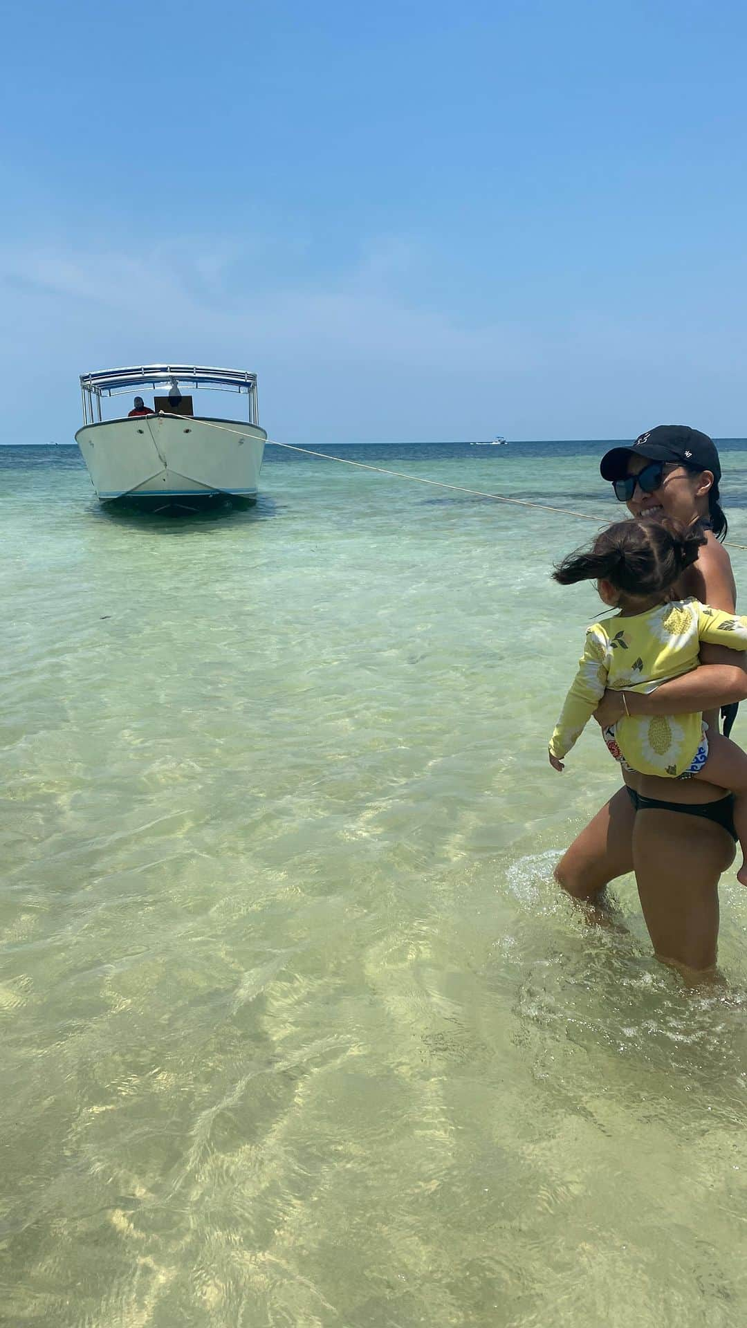 ミシェル・クワンのインスタグラム：「My unBELIZEable adventures continue…. Wishing you all a Happy Labor Day from Belize 🇺🇸🇧🇿」