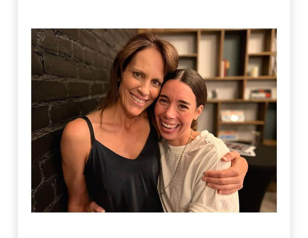 アナベス・ギッシュさんのインスタグラム写真 - (アナベス・ギッシュInstagram)「I spent the entirety of last week with these talented and brave actors, as well as other artist-souls here in LA, seeking nourishment and connection through the language and spirit of a legendary playwright. In a darkened theater, in actual physical space, we connected, we sweat and panicked; laughed wickedly and, of course, wept. We fought demons and battled our egos; we were terrified and humbled and radiant and messy. It is no small thing to willingly reach for these things and be deeply changed by them. For sure, I am changed. (“Activate me!”) Thank you to Jackie and Nick and Paul for organizing and producing this workshop. Thank you to everyone pictured (and tagged) here for their courage and gorgeous humanity. And thank you to John Patrick Shanley for writing and sharing so generously his art, his language and his witty, wise heart. ❤️」9月5日 2時59分 - annabeth_gish