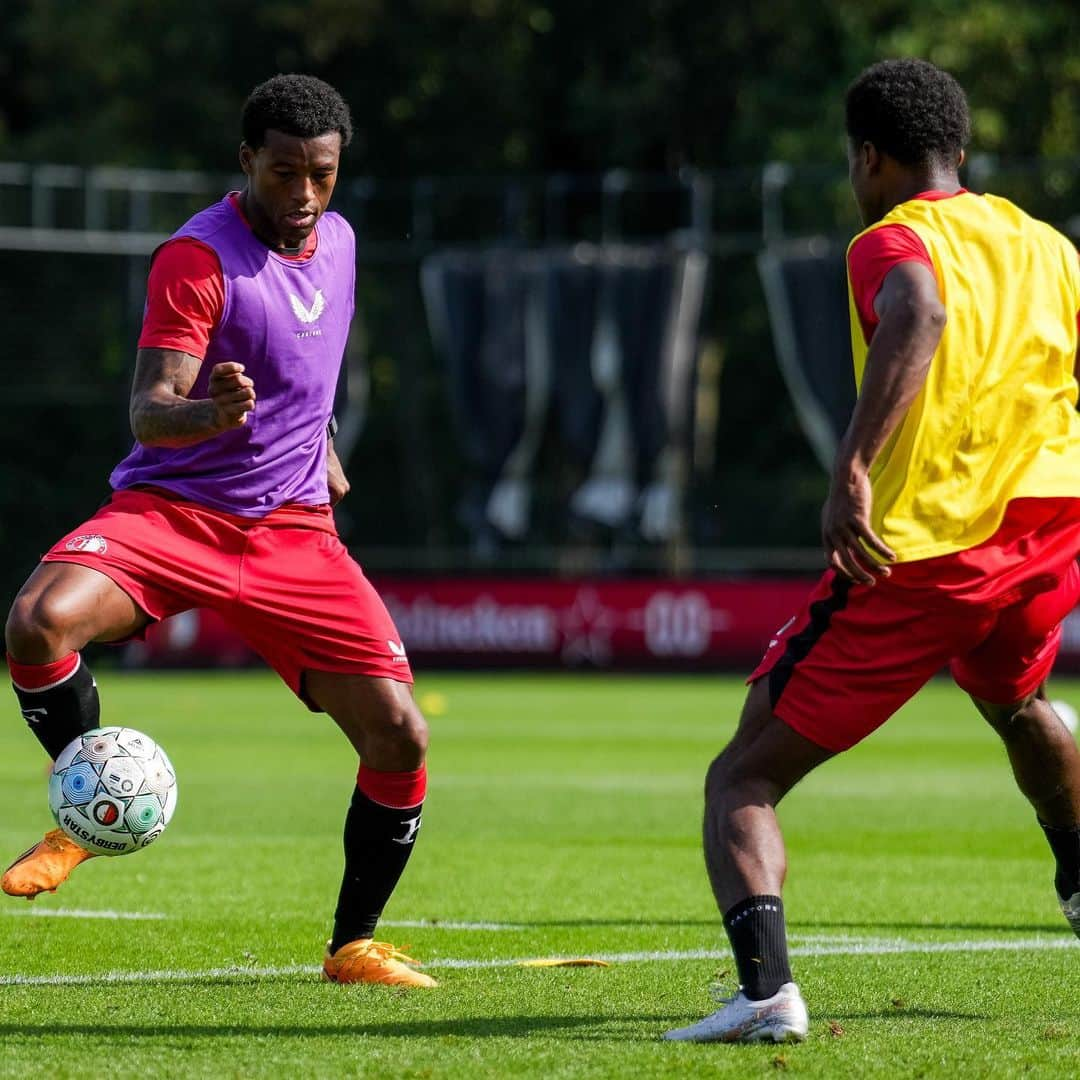 ジョルジニオ・ワイナルドゥムさんのインスタグラム写真 - (ジョルジニオ・ワイナルドゥムInstagram)「Start of a special training week at @feyenoord. Thanks for having me as a guest 🤗🙏🏾」9月5日 3時05分 - gwijnaldum