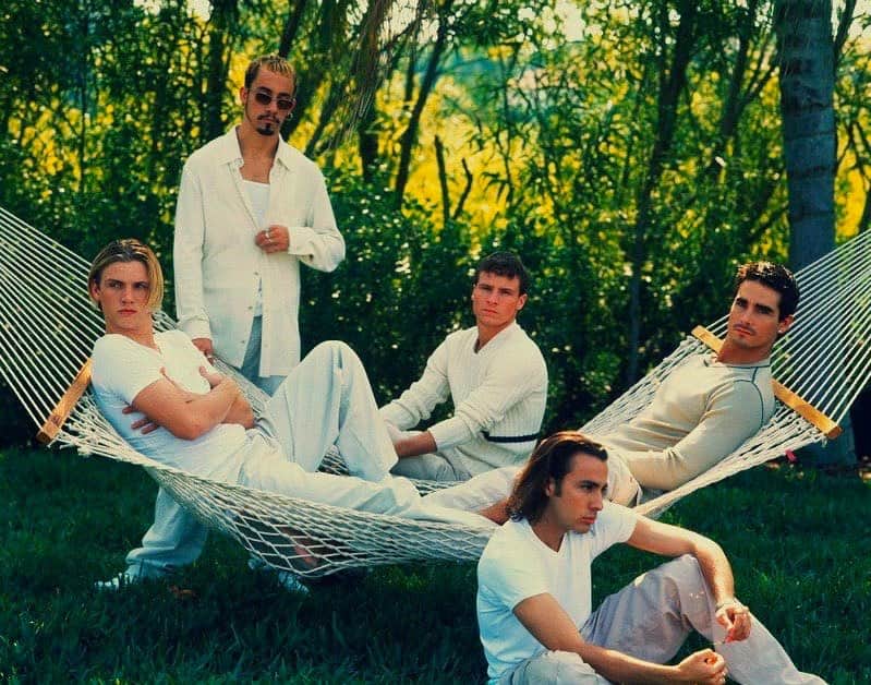 backstreetboysのインスタグラム：「Last day to wear white…unless you’re a Backstreet Boy 😉」