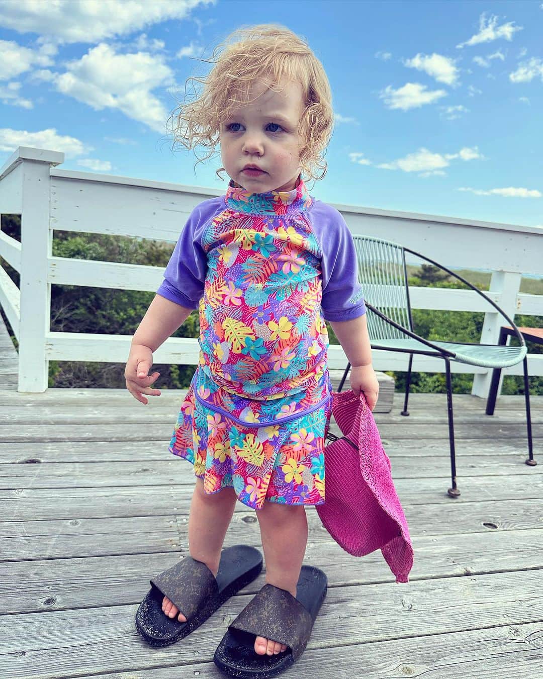 デレク・ブラスバーグのインスタグラム：「Sadly, we didn’t get far with potty training (last slide) but the kids were incredibly advanced at color coordination and accessorization. And if you ask me, that’s just as important!」