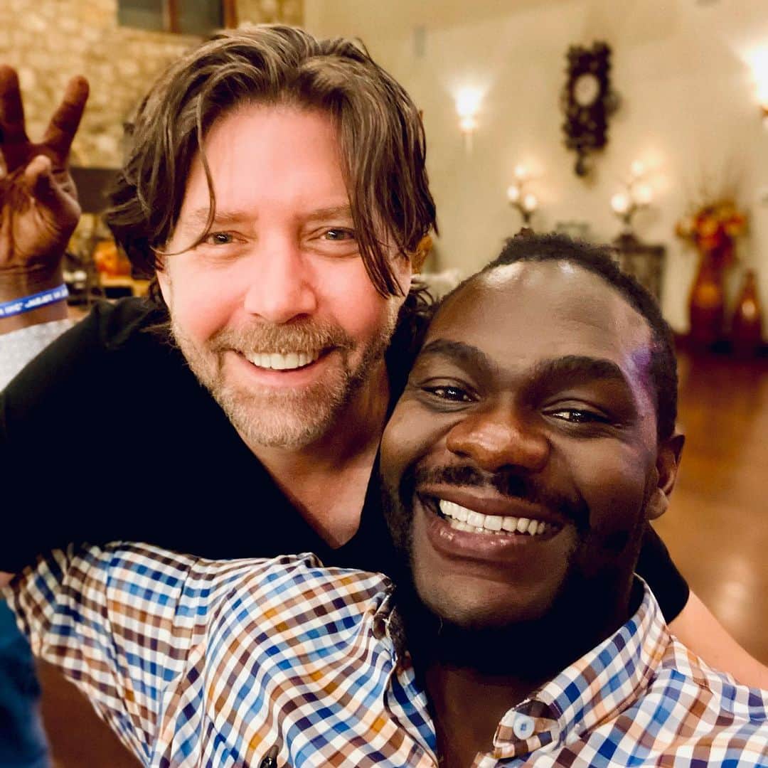 ジェイムズ・バーバーのインスタグラム：「Two peas in a pod with the superstar @tommieharris   Love this man and what he stands for.」