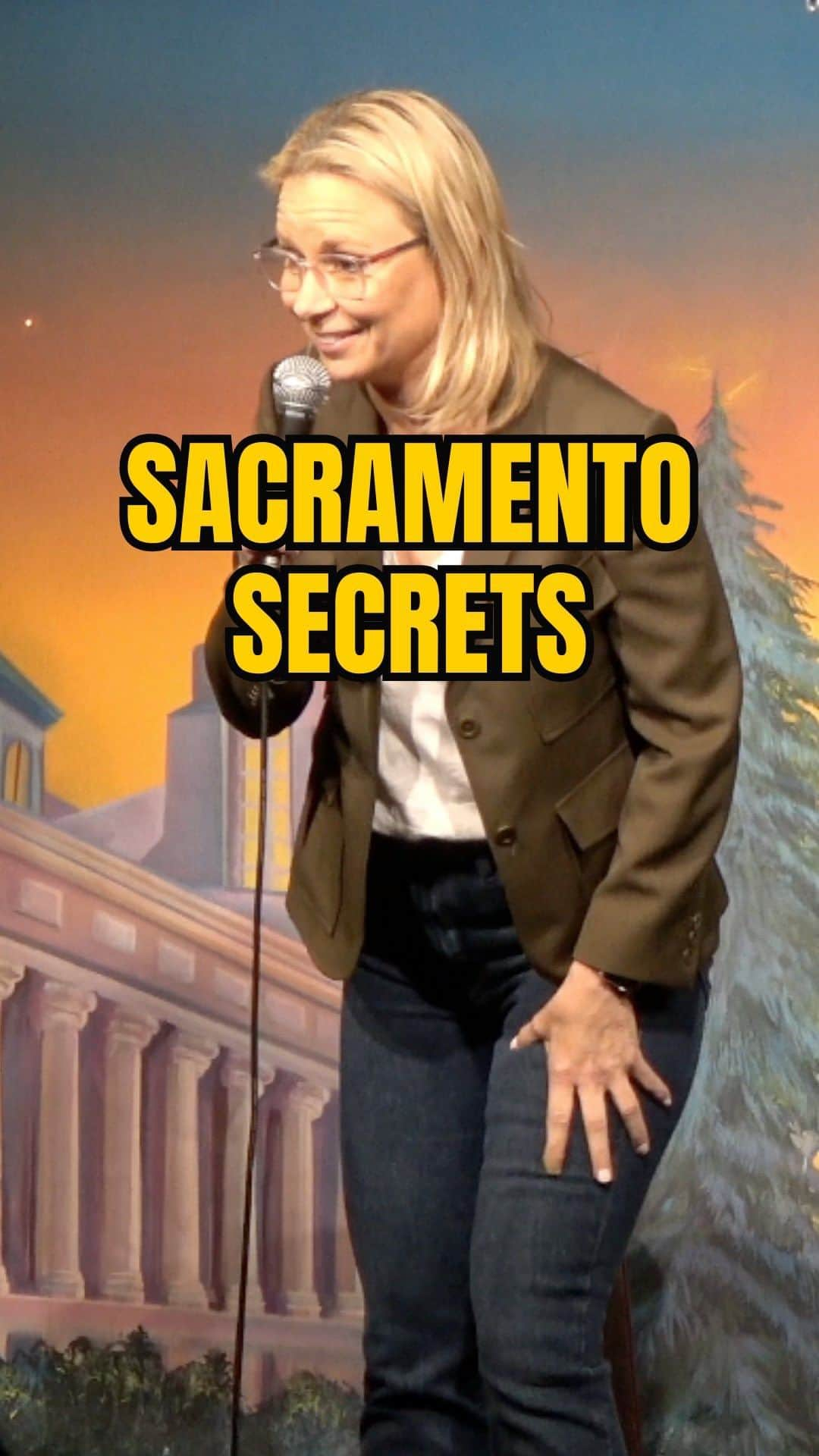 メアリー・リン・ライスカブのインスタグラム：「DETROIT, BETHESDA, NY, LEXINGTON, SACRAMENTO, ALAMEDA, ROSEMONT, SPRINGVILLE LINK IN BIO 4 TIX Disgusting secrets about Sacramento #shhh #standup #flairjeans #gailthesnail #comic #jokes #crowdwork #localspot #dirtysecret #asip #actor #standupcomedy」