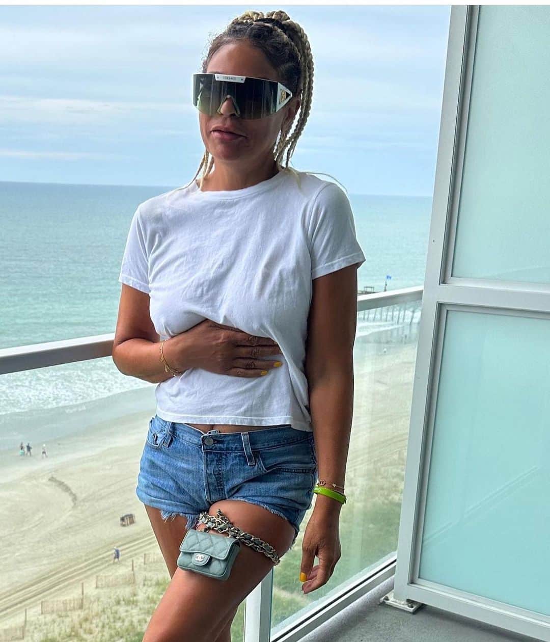 ネネ・リークスのインスタグラム：「It’s my bestie um I mean my sister birthday Mashella @thablondebomb   You have been nothing but a blessing to me and my family! I couldn’t have asked for a better sister friend.  I love you for all things YOU!  Go wish my girlie girl a happy birthday y’all  She’s the best 🎂」
