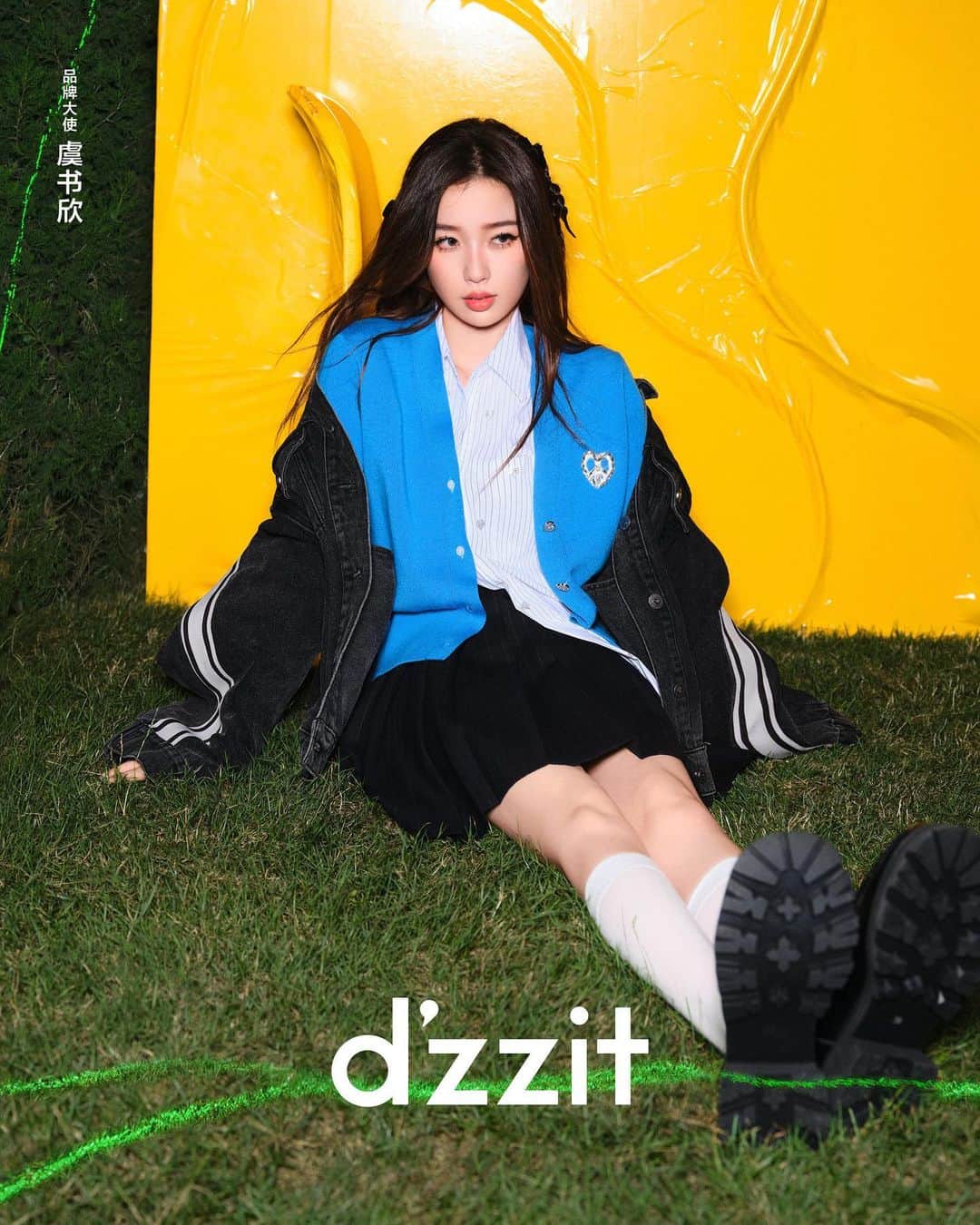 DAZZLE FASHIONさんのインスタグラム写真 - (DAZZLE FASHIONInstagram)「Brand ambassador @estheeerrrrr interprets #dzzit2023WinterCollection . Creatively  mix and match different styles of clothes to cope with seasonal cooling. She stays in fashion no matter what. #dzzit2023WINTER #dzzitisit #dzzitgirl」9月4日 19時00分 - dzzit_official