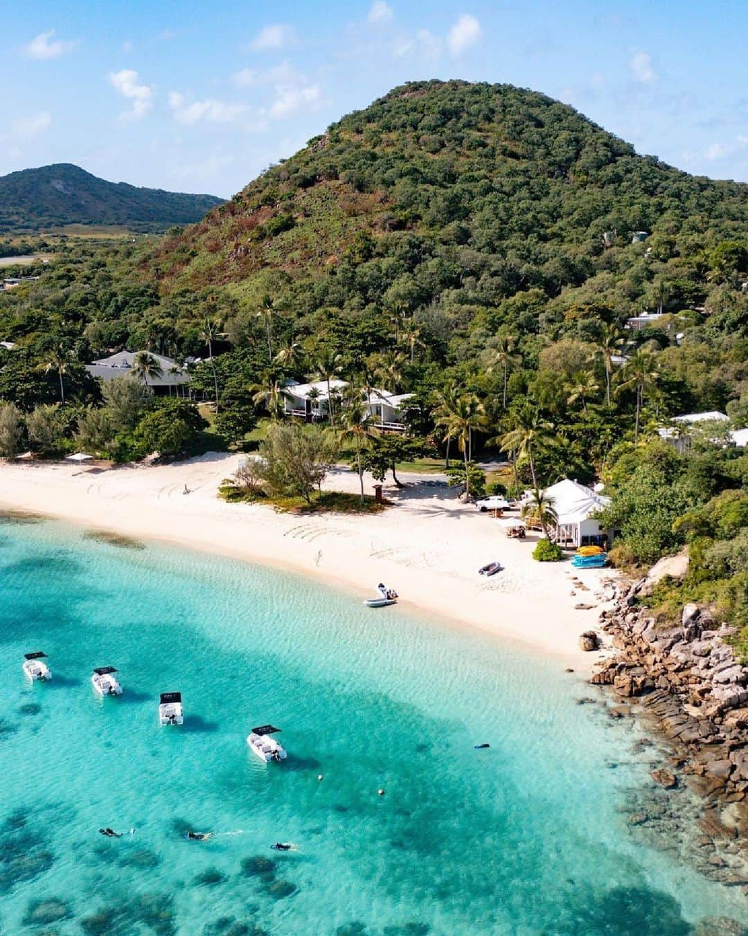 Australiaさんのインスタグラム写真 - (AustraliaInstagram)「Pack your sunscreen and swimmers – an island paradise awaits! 🌴😎 We're joining our mates @exploreshaw on @lizardisland, a secluded island tucked away in the far northern reaches of the @gbrmarinepark in @queensland. Here, the spectacular #GreatBarrierReef meets barefoot luxury at the island's five-star retreat, #LizardIslandResort - one of the @luxurylodgesofaustralia. Spend your days exploring the island and your evenings indulging in gourmet food and fine wine. 🥂 Check out the link in our bio for more luxe island resorts on the Great Barrier Reef!  #SeeAustralia #ComeAndSayGday #ThisIsQueensland #LizardIsland #LuxuryLodgesOfAustralia」9月4日 19時00分 - australia