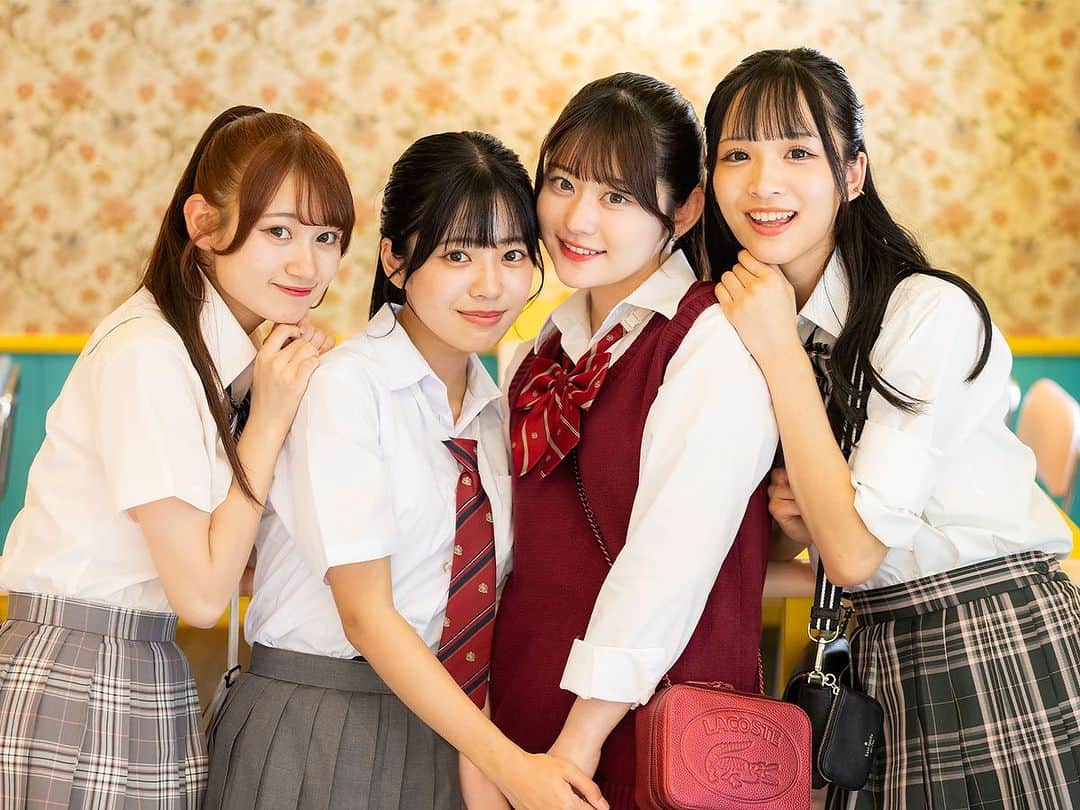 今日好き　公式アカウントさんのインスタグラム写真 - (今日好き　公式アカウントInstagram)「加速する9人の恋…。  第一印象で気になっていた まき・りんかと 少しずつ仲を深めるはなみち。  恋はこれからどうなる…💘？   今夜10時から第2話START！ リアタイする人は「❤️」をコメント✍️  ━ ━ 𝗠𝗘𝗠𝗕𝗘𝗥 ━ ━  #磯村美羽 ( みう ) @miu_isomura  #冨永真姫 ( まき ) @t_maki1003  #中山あやか ( あやか ) @nakayama_ayaka1  #りんか ( りんか ) @1n_o28   #今富将吾 ( しょうご ) @shogo_imatomi  #植野花道 ( はなみち ) @tomatonian_3sei #武田愁 ( しゅう ) @shu__takeda  #八幡晴人 ( はると ) @haruto_yawata #吉田叡史 ( えいじ ) @eiji_age05  ━ ━ ━ ━ ━ ━ ━ ━  #今日好きになりました  #今日好きカンヌン編  #今日好き #カンヌン編 #jkブランド #jk1 #jk2 #jk3 #LJK  #jkの素敵な思い出 #jkにしかできないこと  #青春 #アオハル #恋愛 #海外旅行  #韓国旅行 #korea #韓国 #ソウル」9月4日 19時19分 - kyousuki_official
