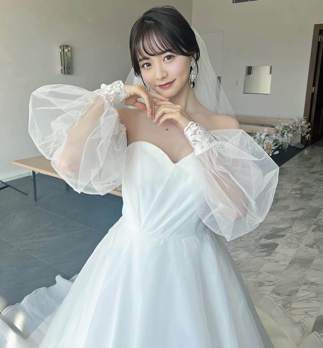 森香澄のインスタグラム：「. いっぱい撮っていただいたので、載せちゃう☺️ . #まだ結婚しません #お仕事です」