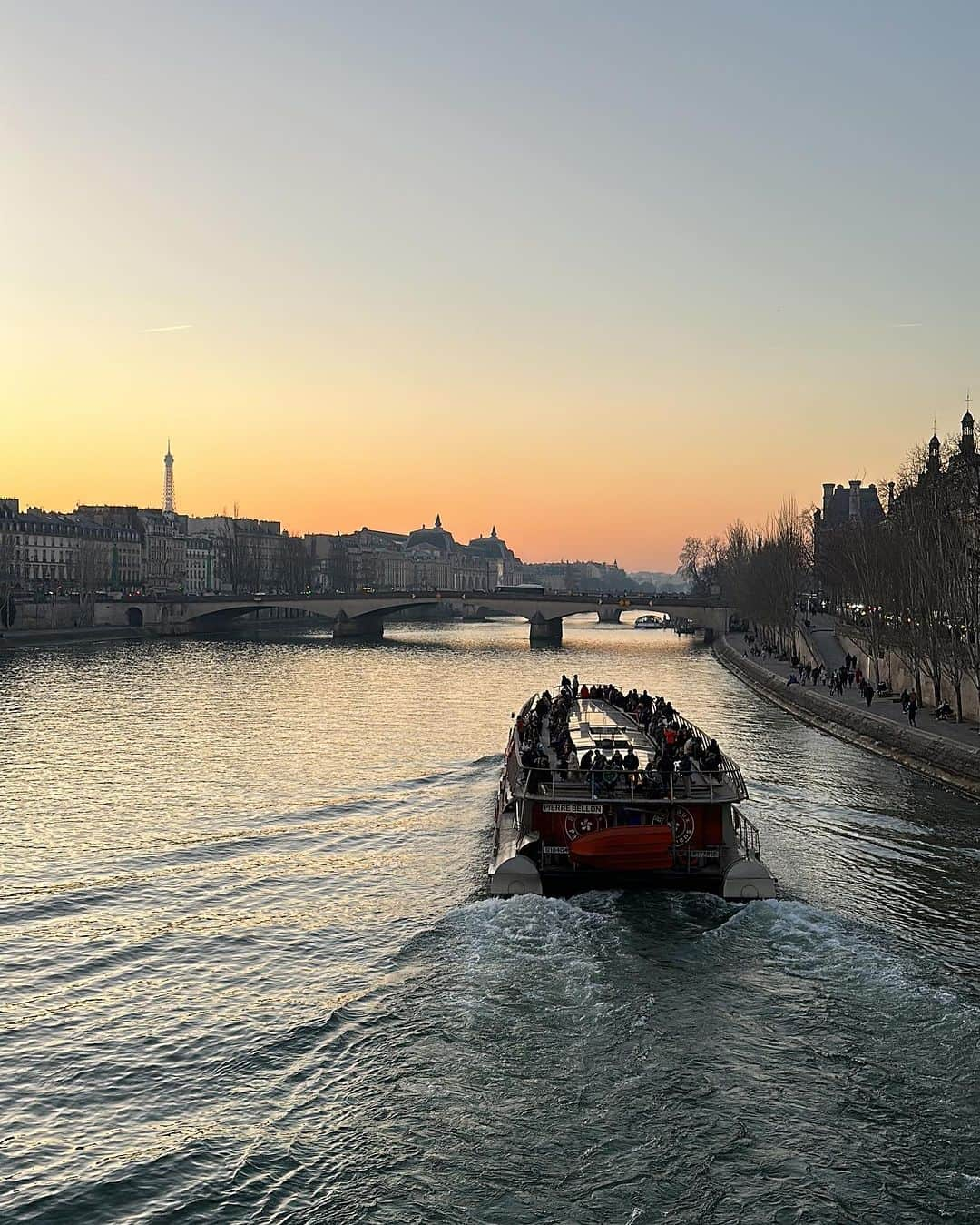 i_am_happpyさんのインスタグラム写真 - (i_am_happpyInstagram)「.  Always a fun time in Paris🇫🇷  世界遺産でパリ最古のステンドグラス サントシャペルが美しい✨  #paris#memories#saintechapelle #パリ#サントシャペル#世界遺産」9月4日 19時29分 - i_am_happpy