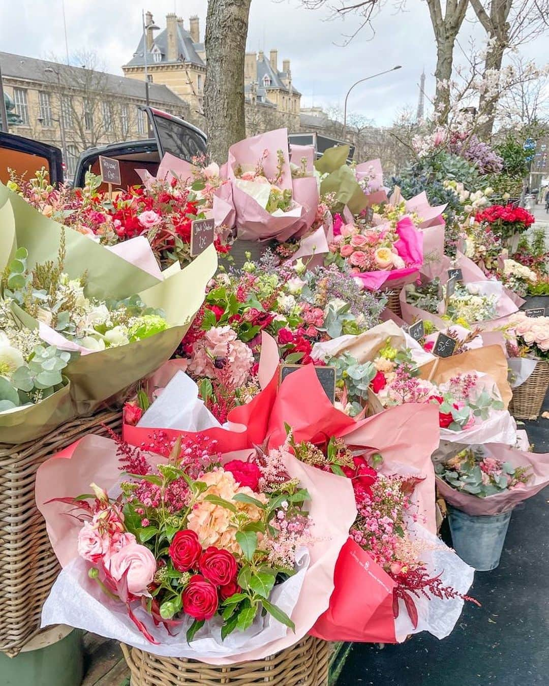 i_am_happpyさんのインスタグラム写真 - (i_am_happpyInstagram)「.  Always a fun time in Paris🇫🇷  世界遺産でパリ最古のステンドグラス サントシャペルが美しい✨  #paris#memories#saintechapelle #パリ#サントシャペル#世界遺産」9月4日 19時29分 - i_am_happpy