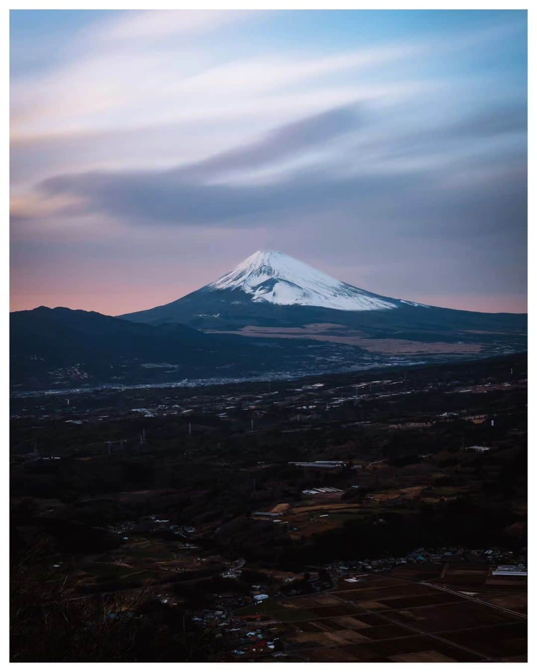 Takashi Yasuiさんのインスタグラム写真 - (Takashi YasuiInstagram)「Mt Fuji 🗻 February 2017  #富士山 #USETSU #unknownjapan #explorejapan #hellofrom #widenyourworld  #createexploretakeover #passionpassport  #MadeWithLightroom #vscofilm #huntgram #hbouthere #hbweekends #photocinematica #SPiCollective #ASPfeatures #reco_ig #TakashiYasui」9月4日 19時22分 - _tuck4