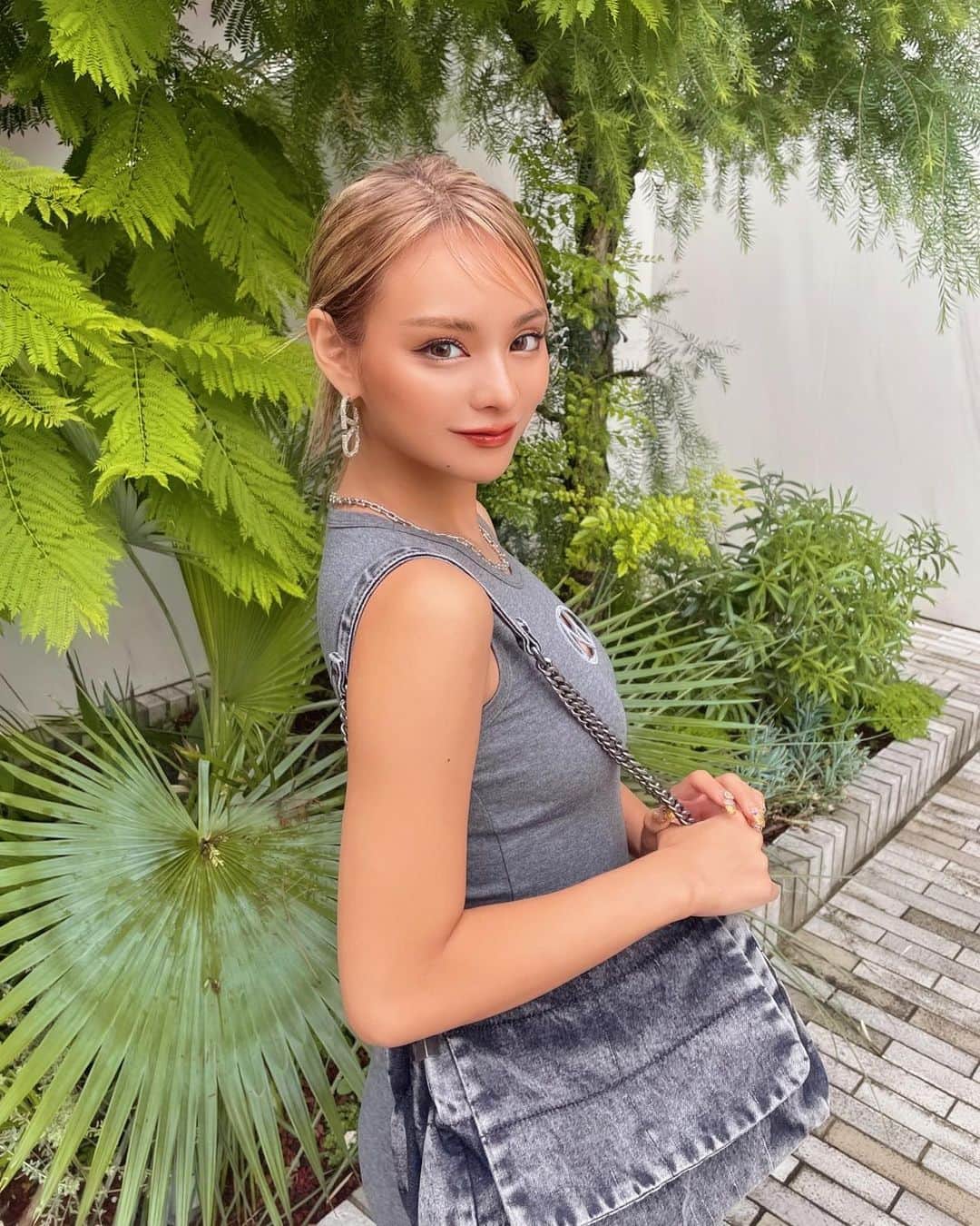 小田愛実（まぁみ）さんのインスタグラム写真 - (小田愛実（まぁみ）Instagram)「久しぶりの雨だったから 髪の毛まとめて韓国っぽい感じだにした🇰🇷💘💘どう？ 前髪ある感じに見える😶😶」9月4日 19時32分 - maaaami79