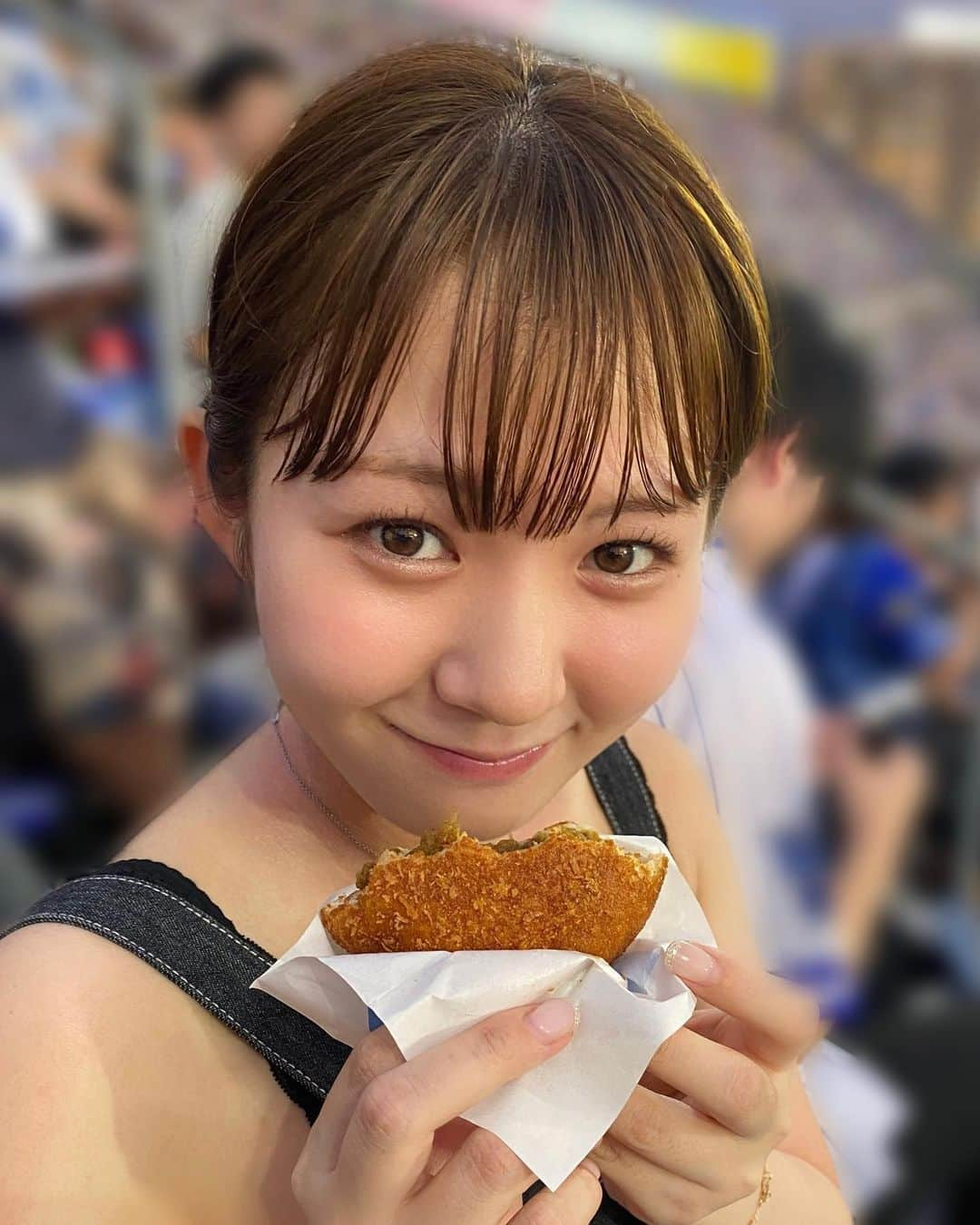 冨田有紀のインスタグラム：「食べかけ🍛🍞」