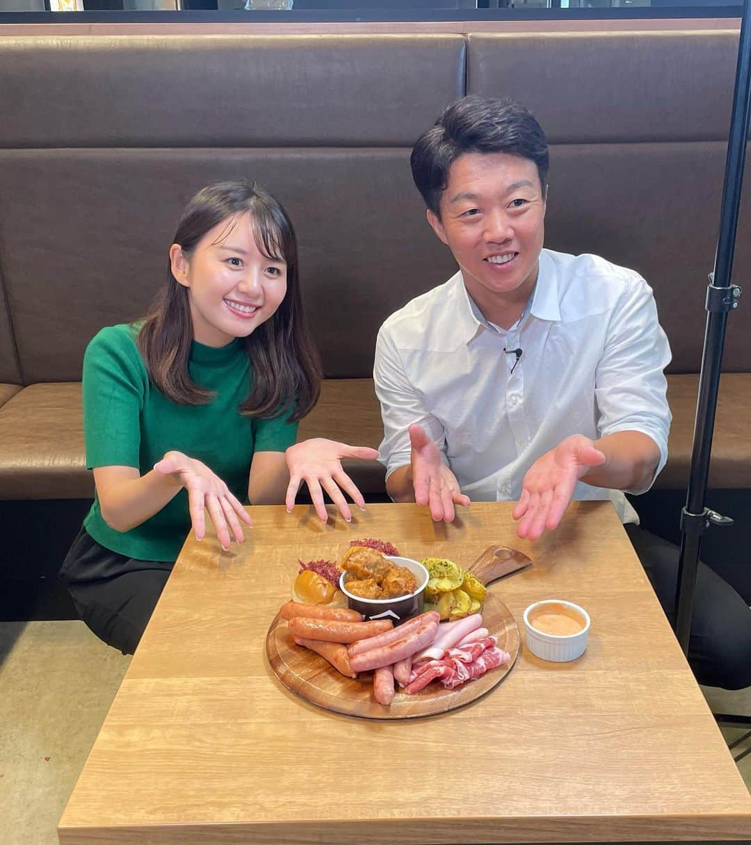 石野智子さんのインスタグラム写真 - (石野智子Instagram)「「F-PARK×日本ハム、出店します！！」  ９月８日から行なわれる 『さっぽろオータムフェスト』大通６丁目の会場で 日本ハムとF-PARKがコラボしたメニューが販売されることが決まりました！！  その名も『F-鶴スペシャル』🍖⚾️  今週水曜日のF-PARKで気になるお値段の発表です！  「F-PARK×シャウエッセンバル」で 皆さま、ぜひ食べてくださいねー😆♡  １８日はトークショーも行います！！←追記！  #fpark #lovefighters #日本ハム #北海道日本ハムファイターズ #UHB #アナウンサー」9月4日 19時48分 - uhb_ishino