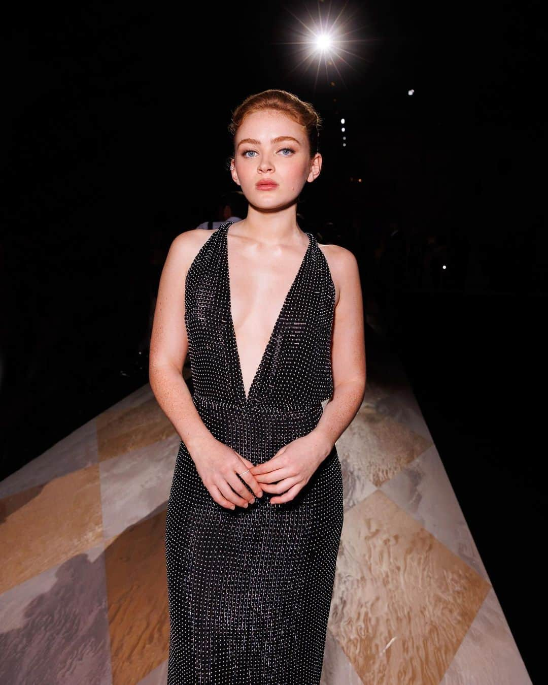 Armani Beautyさんのインスタグラム写真 - (Armani BeautyInstagram)「Steal the show. Armani beauty Faces and friends of the house arrive in style at the Giorgio Armani Privé Fashion Show as a part of the One Night Only celebration in Venice.   @realbarbarapalvin, @sadiesink_, @sydney_sweeney, @regejean, @madisinrian, @gretaferro, @eusilva, @matildegioli  @giorgioarmani @labiennale Credits: @germanlarkin, @sgpitalia, @lucaspossiede   #Armanibeauty #Armanimakeup #GiorgioArmaniPrivé #GAOneNightOnlyVenezia #BiennaleCinema2023 #Venezia80 #BarbaraPalvin #SadieSink #SydneySweeney #RegeJeanPage #MadisinRian #GretaFerro #EugenieSilva #MatildeGioli」9月4日 19時58分 - armanibeauty