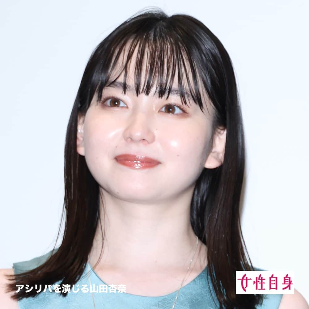 女性自身 (光文社)さんのインスタグラム写真 - (女性自身 (光文社)Instagram)「📣「杉元が山崎賢人は違う」実写版『ゴールデンカムイ』キャスト発表も異論噴出…“キングダムの二番煎じ”の声も --- 8月30日、漫画『ゴールデンカムイ』（集英社）の実写映画のキャスティングが発表された。しかし、その配役に波紋が広がっている。 ‘24年1月19日に公開されることが決定した実写版『ゴールデンカムイ』。主人公・杉元佐一役を山崎賢人（28）、アシリパ役を山田杏奈（22）が演じるほか、尾形百之助役を眞栄田郷敦（23）、白石由竹役を矢本悠馬（32）が、鶴見篤四郎役を玉木宏（43）が務める。 ここで多くの人の注目を集めたのが、杉元を山崎が演じる点だ。山崎といえば、これまでも『キングダム』、『ジョジョの奇妙な冒険 ダイヤモンドは砕けない 第一章』、『斉木楠雄のΨ難』と数々の名作漫画の実写映画化で主演を務めてきた。 そのため、一部では“またか……”と変化のないキャスティングに落胆する人も。主演だけでなく制作や脚本、音楽についても『キングダム』と同じ面々が担当するため、『キングダム』の“二番煎じ”と感じたとの声もあがっていた。 --- ▶続きは @joseijisin のリンクで【WEB女性自身】へ ▶ストーリーズで、スクープダイジェスト公開中📸 ▶投稿の続報は @joseijisin をフォロー＆チェック💥 --- #ゴールデンカムイ #金カム #山崎賢人 #杉元佐一 #山田杏奈 #アシリパ #眞栄田郷敦 #尾形百之助 #矢本悠馬 #白石由竹 #玉木宏 #鶴見篤四郎 #キングダム #ジョジョの奇妙な冒険 #斉木楠雄のΨ難 #実写 #映画 #体格 #ワイルド #女性自身」9月4日 20時00分 - joseijisin