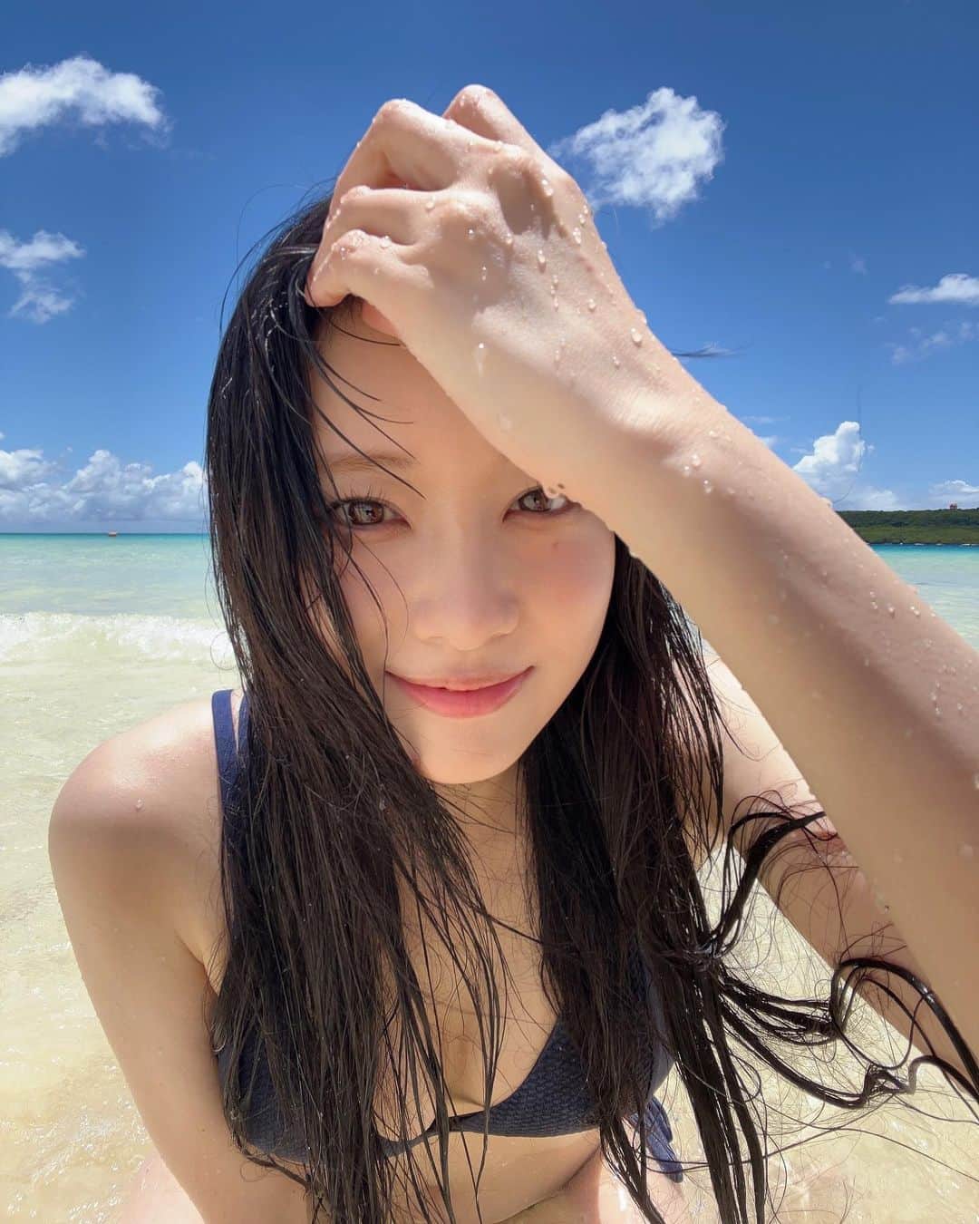 重盛さと美のインスタグラム：「35才になりました☺️😆😝✨ 相変わらずみんなのおかげで楽しく生きてます✌️🌈🌼✨  最近とても思うのですが、 私が褒められる所や自分の良いところって、 みんなが作ってくれているなって🙏✨  みんなみたいに、 私もみんなを応援したり元気にしたり癒したりできるようになりたい🫶💕✨ がんばります😆💪🌈✨  いつも本当にありがとう✨  ☺️🌼」