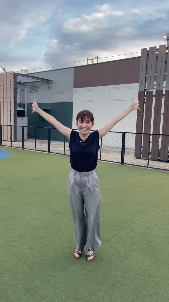 小西ゆりなのインスタグラム：「息子にあやかって… 母のまだ重力に逆らえるかチャレンジ🙋‍♀️w #母の挑戦 #重力に負けない #側転 #身体重いけど」