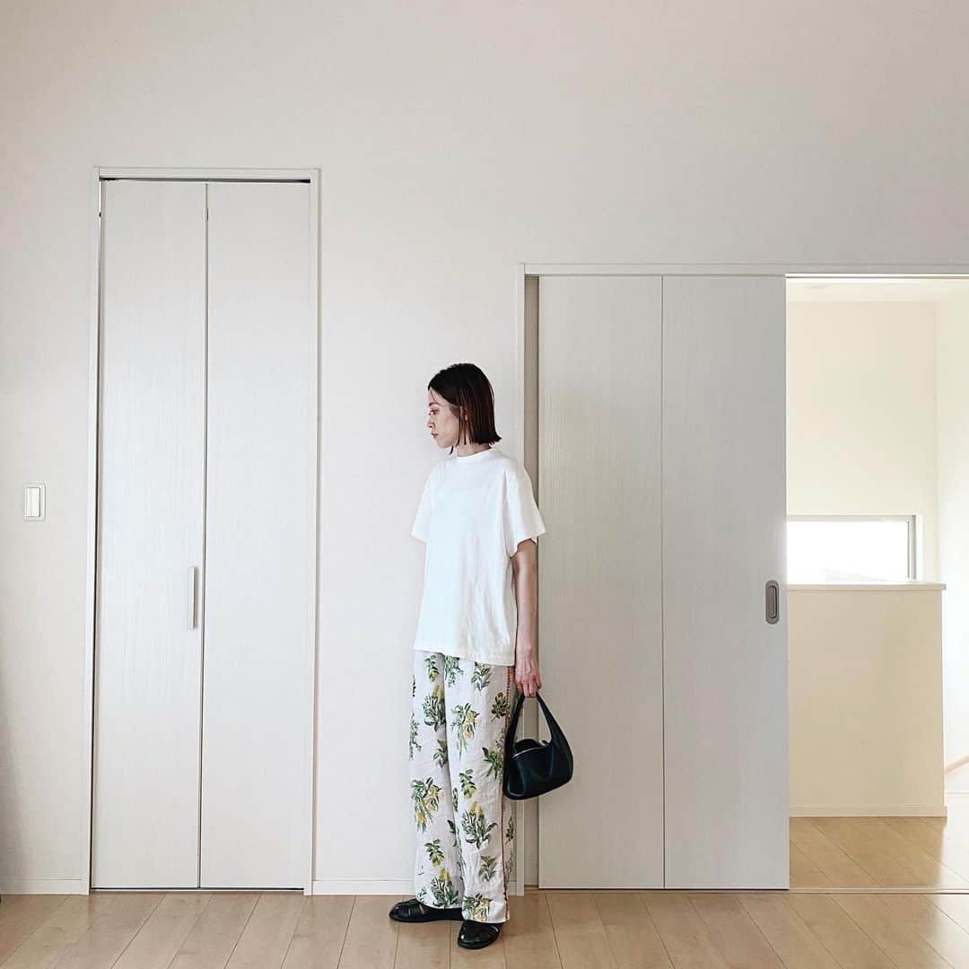 maiのインスタグラム：「え？あんたがボタニカル？て 自分が1番驚いた このパンツ。 一目惚れで。 オレンジのステッチが また たまらぬ。 絶対褒められる お気に入り。  #コーデの詳細はwearに」
