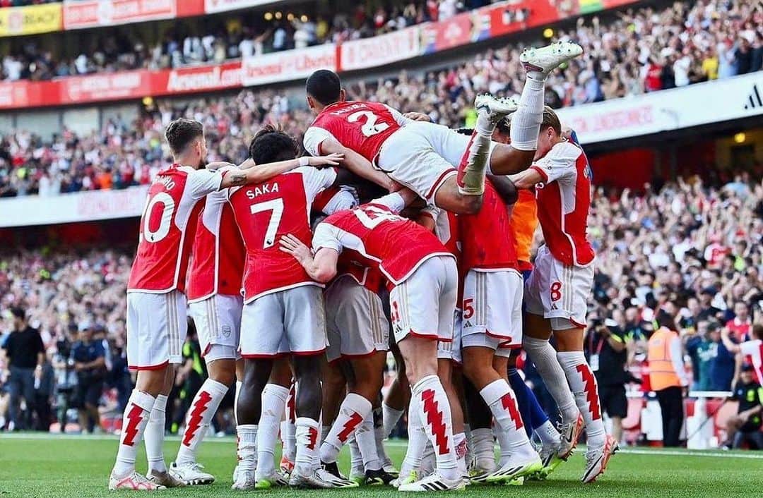 ジョルジェ・ルイス・フレーロのインスタグラム：「What a win… and that’s why we love football 😍」