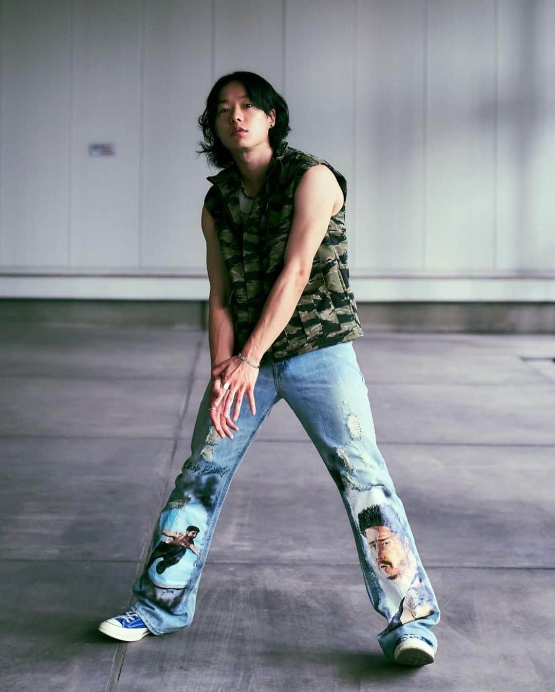 ZENのインスタグラム：「Banlieue13👖✌️ @machakaneko #SILANE  SHOOTING @taiki_the_shooter  STYLING @pantheconnector  PANTS @machakaneko  VEST @dat_rolly  ACCESSORY @sparking_official」