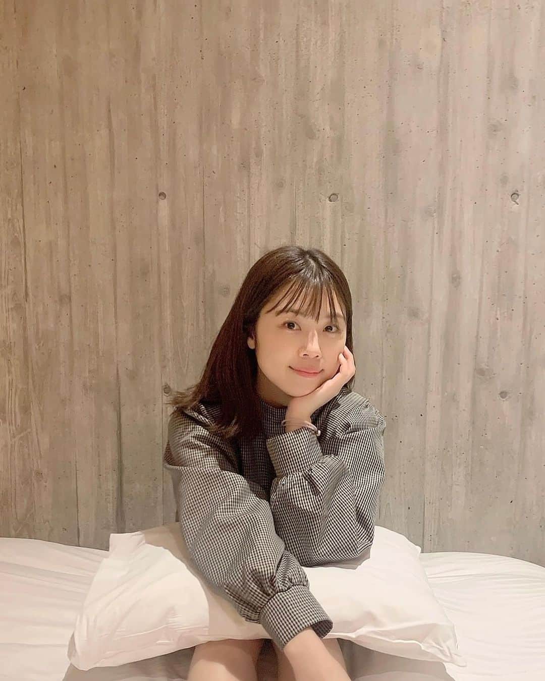 豊泉志織のインスタグラム：「いつの日かの母とぶらん🐶と旅行した時の☺︎笑」