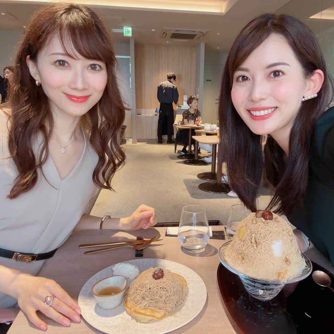 早川茉希さんのインスタグラム写真 - (早川茉希Instagram)「🌰🍧 初めてのモンブランかき氷❣️  ケーキやランチも美味しいカフェで 期間限定のかき氷があった😍  ふわふわ氷の上にモンブランクリーム、 中にもマロンクリームが🤤  ちょっと秋を感じる 大人のかき氷でした😋  のりちゃんの選んだパンケーキも 美味しそうだったな〜！🥞 いつも楽しい時間をありがとう🥰🩷  ごちそうさまでした🙏🤎  #かき氷 #モンブラン #栗 #栗スイーツ #スイーツ好きな人と繋がりたい #麻布十番 #hisayacafe #モンブランかき氷 #カフェ巡り #東京グルメ #東京カフェ #休日」9月4日 20時39分 - maki_hayakawa