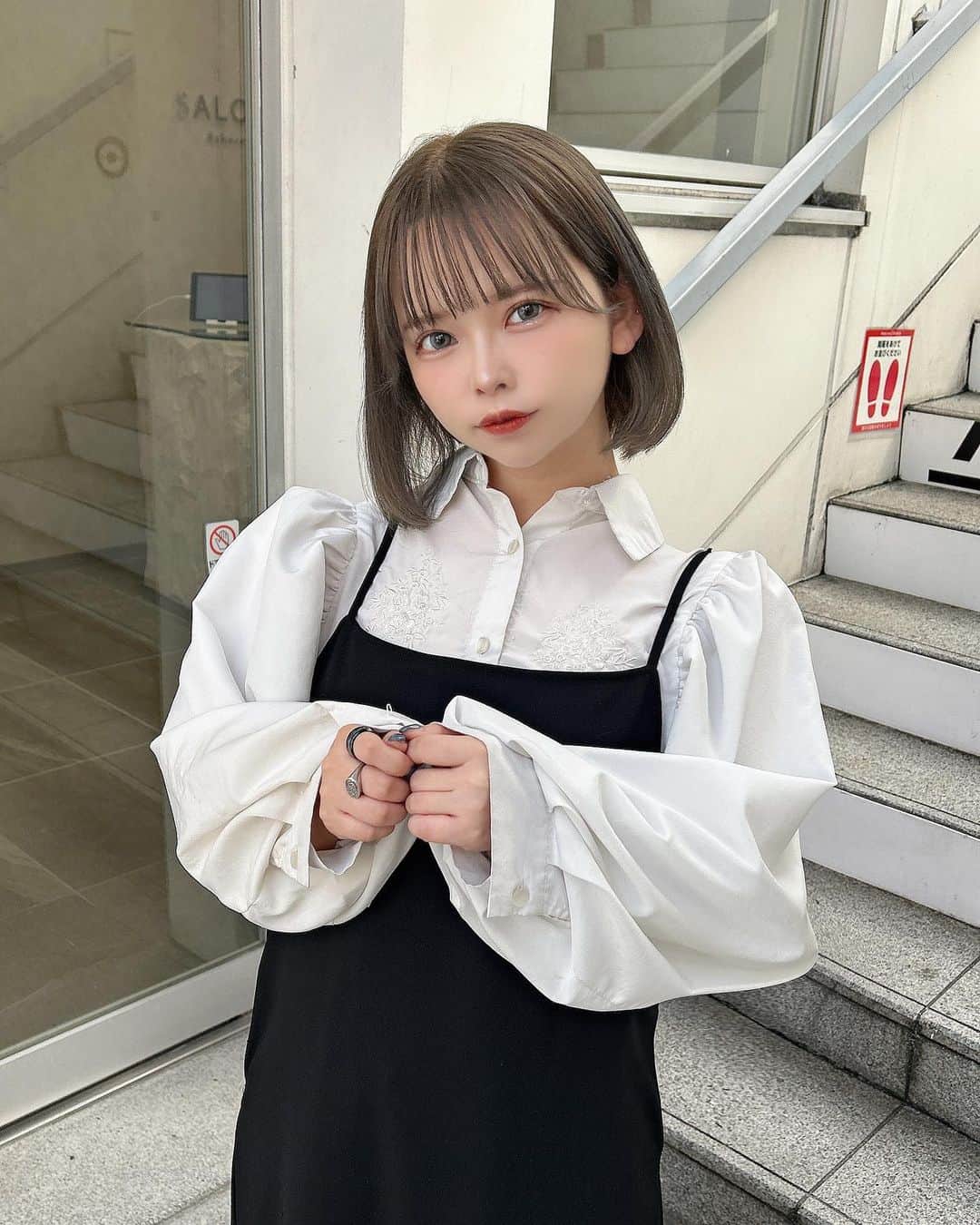 つぐみるんのインスタグラム：「カットカラーしてもらった！ 理想の色！！  いま色落ちしてきたけどそれもかわいい〜 今度のせよ〜〜！  @shoota_0416   感謝！ 2人ともジブリ知らなすぎておもろかった❕」