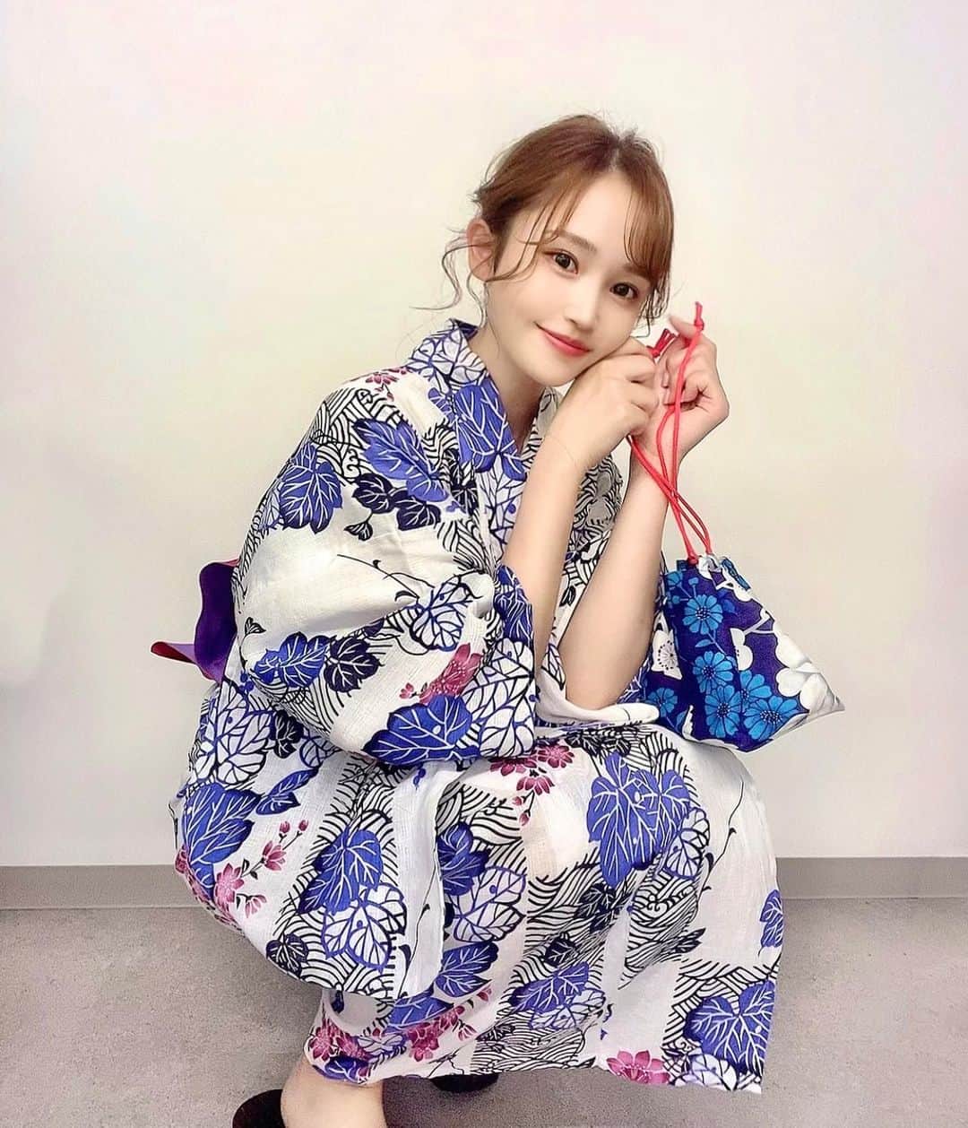 ぷーちゃんのインスタグラム：「🐶🍯  サブスクこれから入るよって人ー？🥰  実はさらにみんなに喜んでもらえるコンテンツを作成中🤍  明日、公開するので楽しみにしててください✨️  インスタのサブスクは豊富なコンテンツをすぐ楽しむことができるよ♡  ぷーちゃんの裏側をもっと知れるコンテンツがいっぱい！  ・限定動画を配信 (普段の投稿では見れないぷーちゃんの限定動画を配信中！)  ・限定ライブ配信 (サブスクメンバー限定でコミュニケーションがとれる)  ・等身大のリアルな日常や裏側密着 (ぷーちゃんのプライベートが見れる)  ・未公開写真を公開 (普段の投稿では見れない姿が見れる)  今だけ限定で 800円で3000円分の特典が見れるよ♡  1日約26円☺️  welcome to ぷーふぁむ🐶🍯」