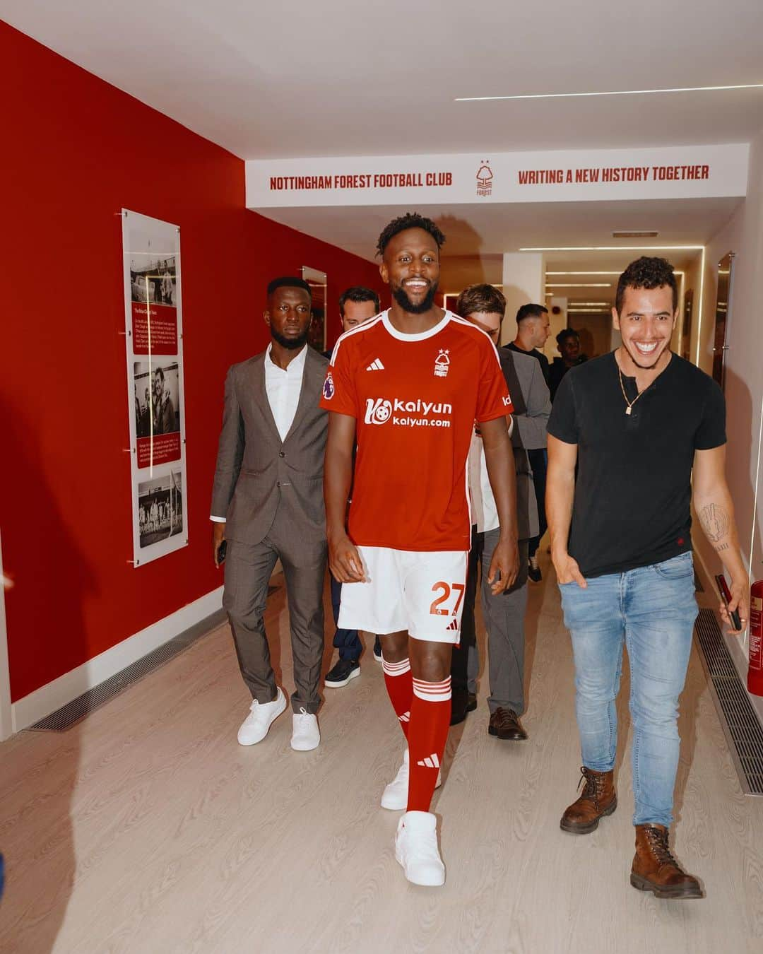 ディヴォック・オリジさんのインスタグラム写真 - (ディヴォック・オリジInstagram)「God bless me on this new journey @officialnffc Cmon you Reds」9月4日 20時43分 - divockorigi