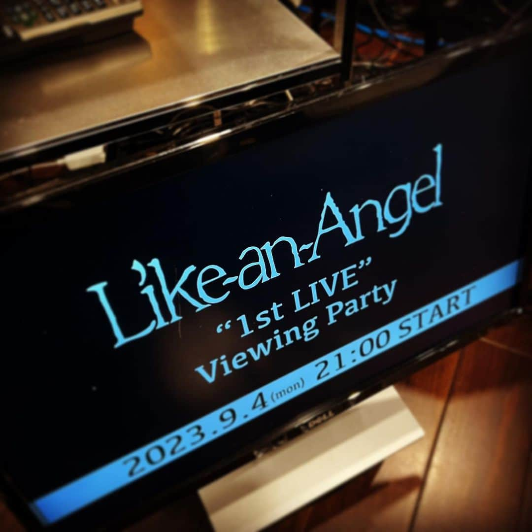 tetsuyaさんのインスタグラム写真 - (tetsuyaInstagram)「もうすぐ始まるよ！ #LikeanAngel #tetsuya #YouTube #生配信」9月4日 20時44分 - tetsuya_official