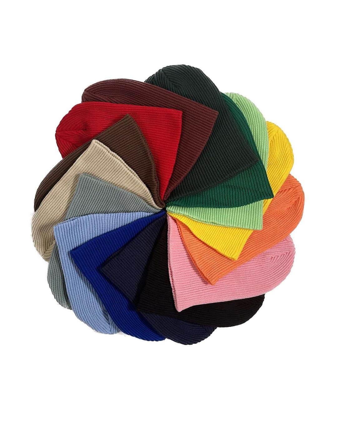 GROW AROUNDのインスタグラム：「#growaroundnewarrivals  ADVANCE COTTON ACRYLIC BEANIE 定番のBEANIEも再入荷してます！！ 素材がACRYLICだけでなくCOTTONも入っているので被り心地が良いです！！ 折りで被っても折らず被ってもバッチリです👌 商品はWEBUP完了しております！！ カラーバリエーション豊富に15色ございます！！ オンラインからADVANCEで検索してみて下さい。」