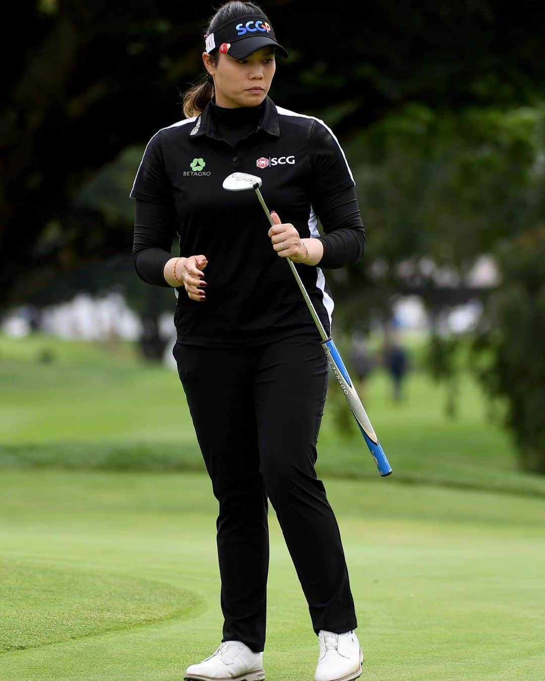 アリヤ・ジュタヌガーンのインスタグラム：「Amazing win Nong Proud! So proud and happy for you and Thailand, and many more to come!  Seeing a 19th year old talent from Thailand win at the LPGA Tour is another great story and inspiration to me!  Thank you to everyone at Portland Classic! Columbia Edgewater Golf course was challenging and fun Looking forward to our next stops. 🥰🥰」