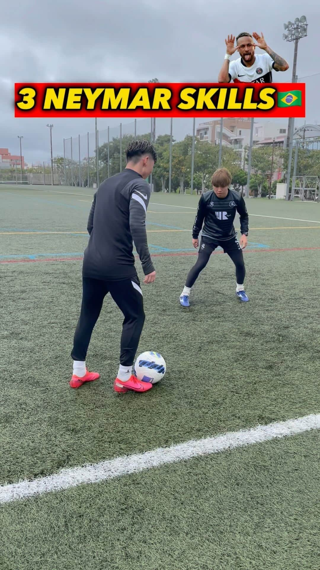 たまこうのインスタグラム：「. What is your favorite dribbling technique?⭐️⭐️⭐️  follow me⬇️ @tamakou0908   #サッカー#サッカードリブル#サッカー少年#サッカーママ#サッカーパパ#たまこう#長崎総附サッカー部#サッカースクール#soccer#football#footballskill #soccerskills #footballplayer #soccerplayer」