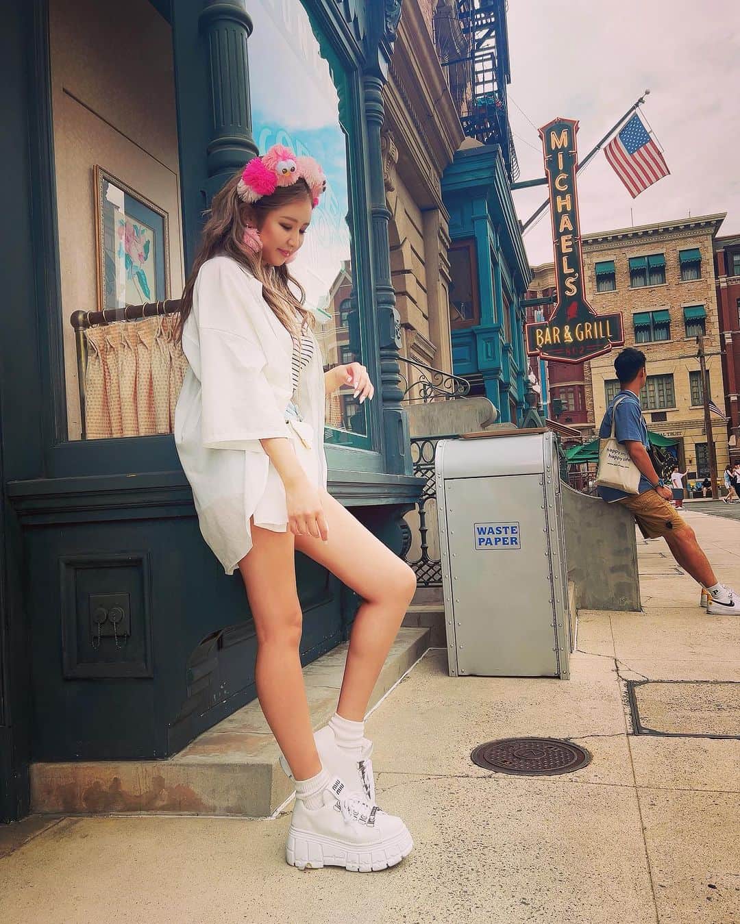 藤咲ひなたのインスタグラム：「ユニバ行きたーい🌼🌼  今日からまた1週間みんなに笑顔を提供します笑笑  週末はオータムフェスト出店！！ 沢山やる事あってたのしー💛  20代のうちにいかに努力するかで 今後の人生180度変わるらしよ💛  まだまだ長い人生じゃなくて 1日1時間1分1秒大切に価値のあるものに変えていくのは自分次第☀️」