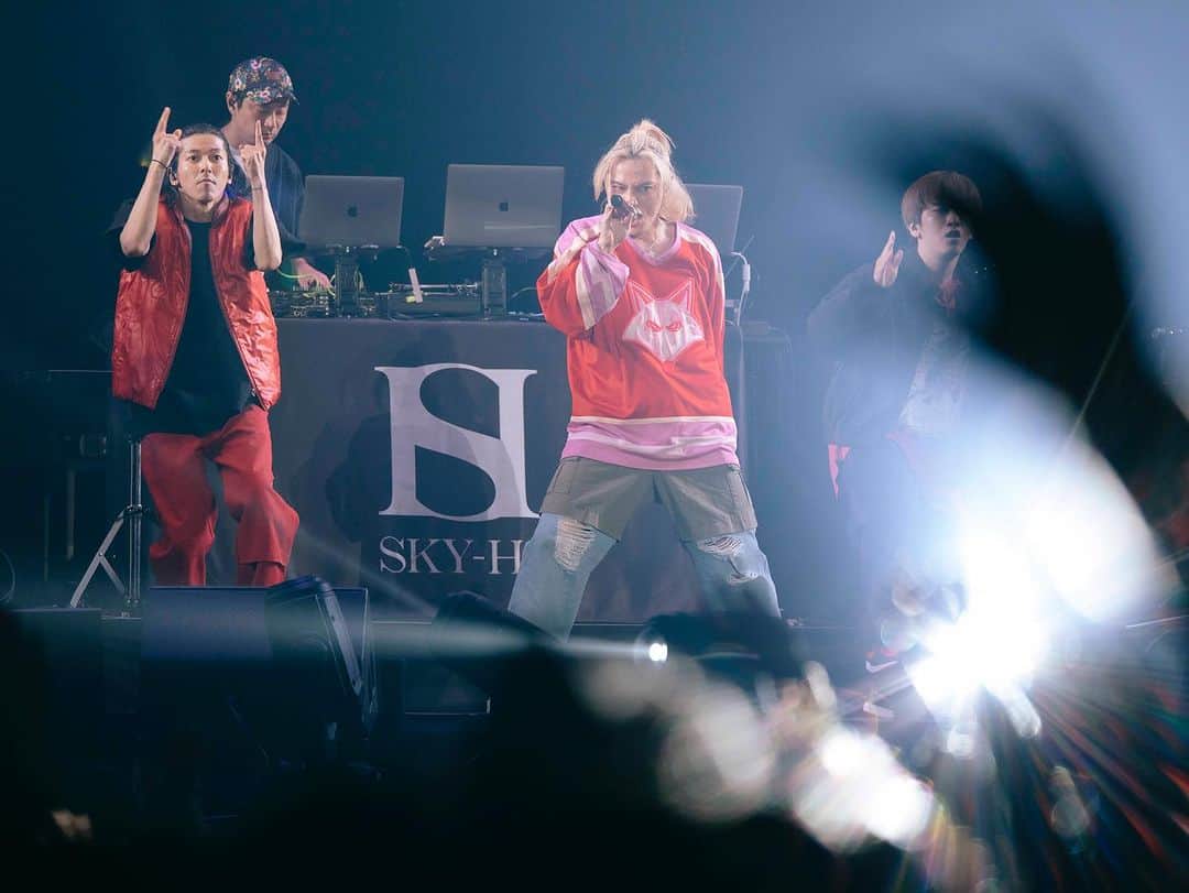 SKY-HIさんのインスタグラム写真 - (SKY-HIInstagram)「📸「Rolling Stone Japan LIVE 2023」 2023.9.3 @ さいたまスーパーアリーナ  Photo:Kentaro Kambe  ▼Set list 01. Crown Clown 02. Happy Boss Day 03. Limo 04. Dramatic  05. Double Down 06. Sarracenia 07. To The First 08. MISSION 09. D.U.N.K. 10. The Debut  #RSJLIVE2023 #SKYHI」9月4日 21時21分 - skyhi_staff