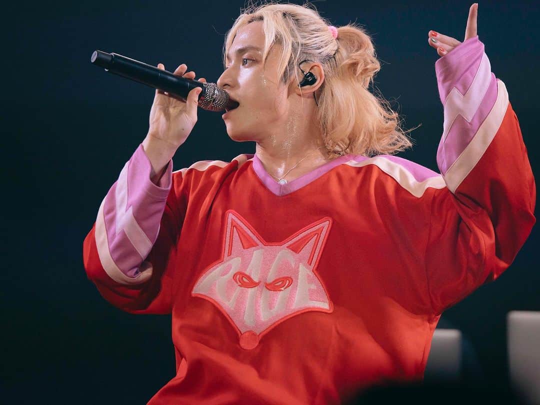 のインスタグラム：「📸「Rolling Stone Japan LIVE 2023」 2023.9.3 @ さいたまスーパーアリーナ  Photo:Kentaro Kambe  ▼Set list 01. Crown Clown 02. Happy Boss Day 03. Limo 04. Dramatic  05. Double Down 06. Sarracenia 07. To The First 08. MISSION 09. D.U.N.K. 10. The Debut  #RSJLIVE2023 #SKYHI」