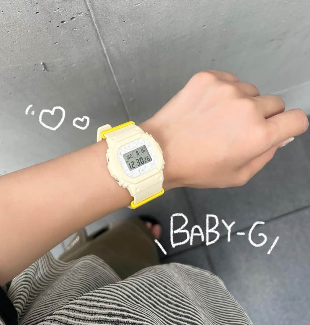 さやべびさんのインスタグラム写真 - (さやべびInstagram)「・ ・ ・ 夏は時計を付けることが多い〜〜🫶 これは @babyg_jp のだよ！  最近BABY-GとTweetyのコラボのつけたかわいい🐥⸒⸒ 防水だしファッションの一部、アクセ感覚で付けられるからオススメ♡  品番:BGD-565TW5JR探してみてね！ ・ #BABY_G#babyg_jp#BABYGコーデ#時計 #Tweety#トゥイーティー#ルーニーテューンズ#PR」9月4日 21時21分 - _.sayababy._