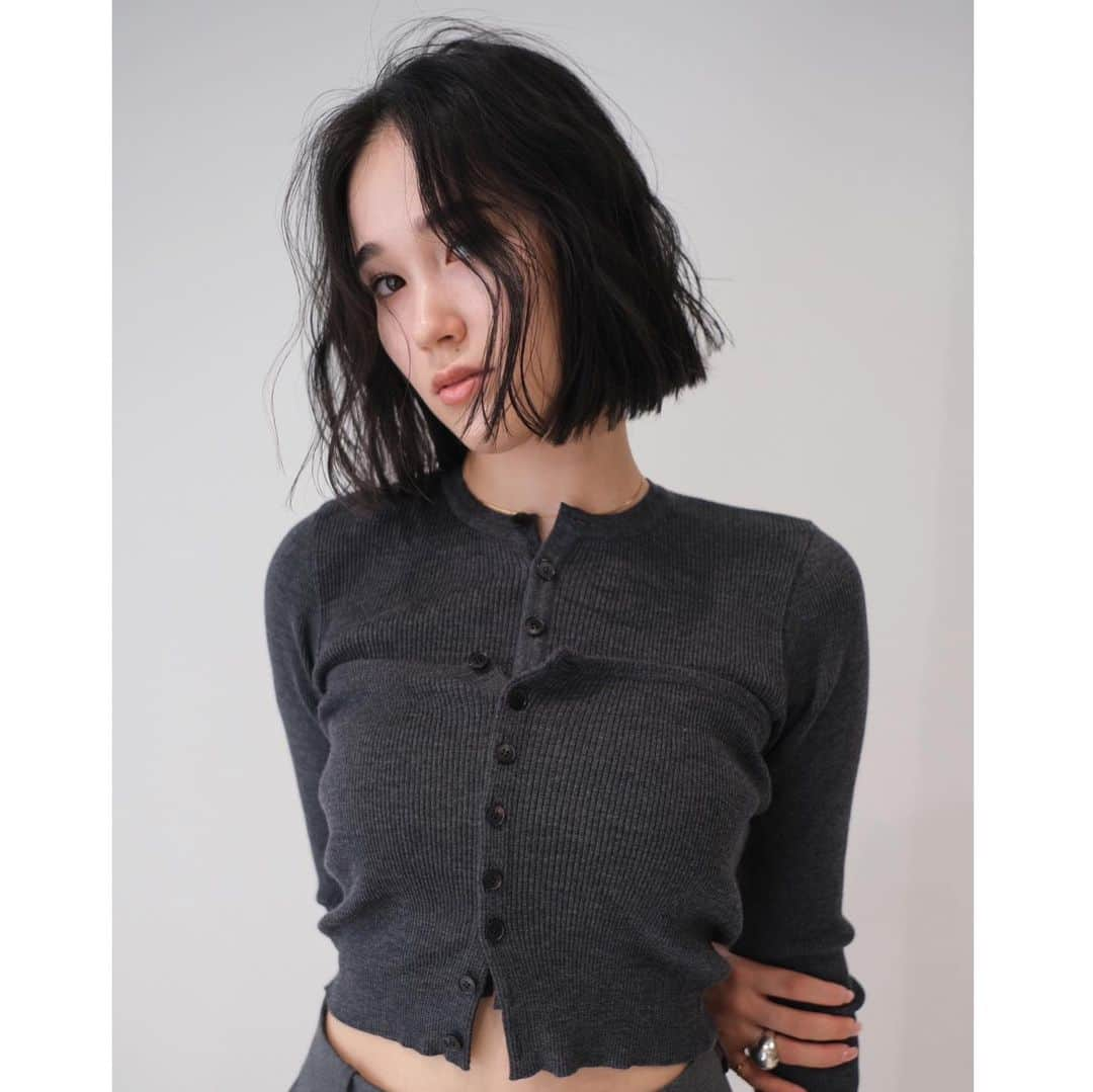 花見菜月さんのインスタグラム写真 - (花見菜月Instagram)「MY MUSE Autumn hair🩶  地毛グレージュ」9月4日 21時29分 - ____naki.____