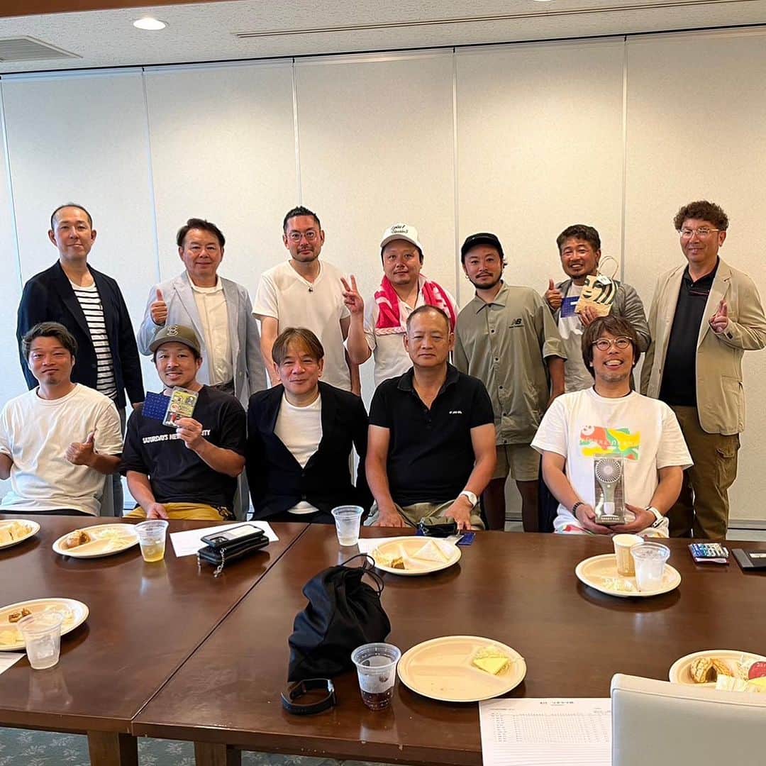 Yuta Misumiのインスタグラム：「今日は（株）ツキヤマさんの勉強会でご一緒させてもらってるメンバー達でミニコンペでした⛳️🏌️‍♂️ 球を打ちながら仕事の話をする。良い時時間でした🤍🪽」