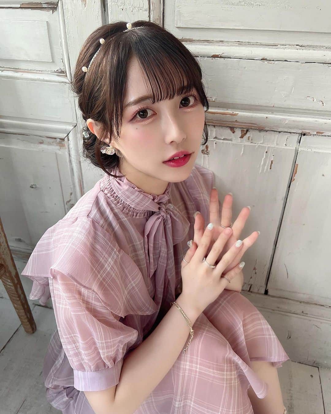 保科凜のインスタグラム：「この日はアクセサリーいっぱいつけてもらいました^-^  普段自分では全くと言っていいほど付けないのでいっぱいつけれて嬉しかった⌒(｡･.･｡)⌒  ・ ・   #idol  #japaneseidol  #jamscollection  #selfie  #like  #followme  #fashion  #accessories  #instagram   #アイドル #ジャムズ #保科凜 #ヘアアレンジ  #アイドルヘア  #ガーリーコーデ」