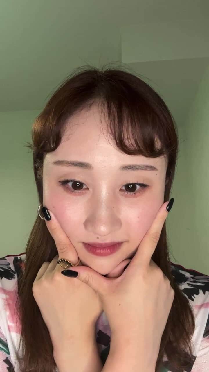 音くり寿のインスタグラム：「2023.9.4 退団1周年ということで 感謝の気持ちを込めまして 初1人きりインスタライブ🙇‍♀️  ご視聴 ありがとうございました。 これからも精一杯頑張って 生きていきますので よろしくお願いします。」