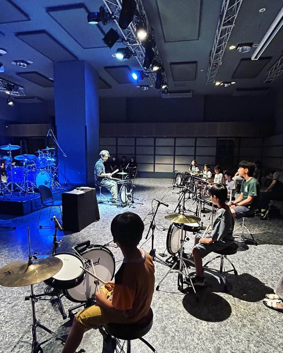 伊地知潔さんのインスタグラム写真 - (伊地知潔Instagram)「2023.9.2 "伊地知潔 360° Panorama Drum Performance 2023" & “夏休み子供ドラム教室”  名古屋ビジュアルアーツの皆様本当にありがとうございました！！  #pearldrums  #sabiancymbals  #コンパクトトラベラー  #伊地知潔  #asiankungfugeneration」9月4日 22時24分 - kiyoshiakg