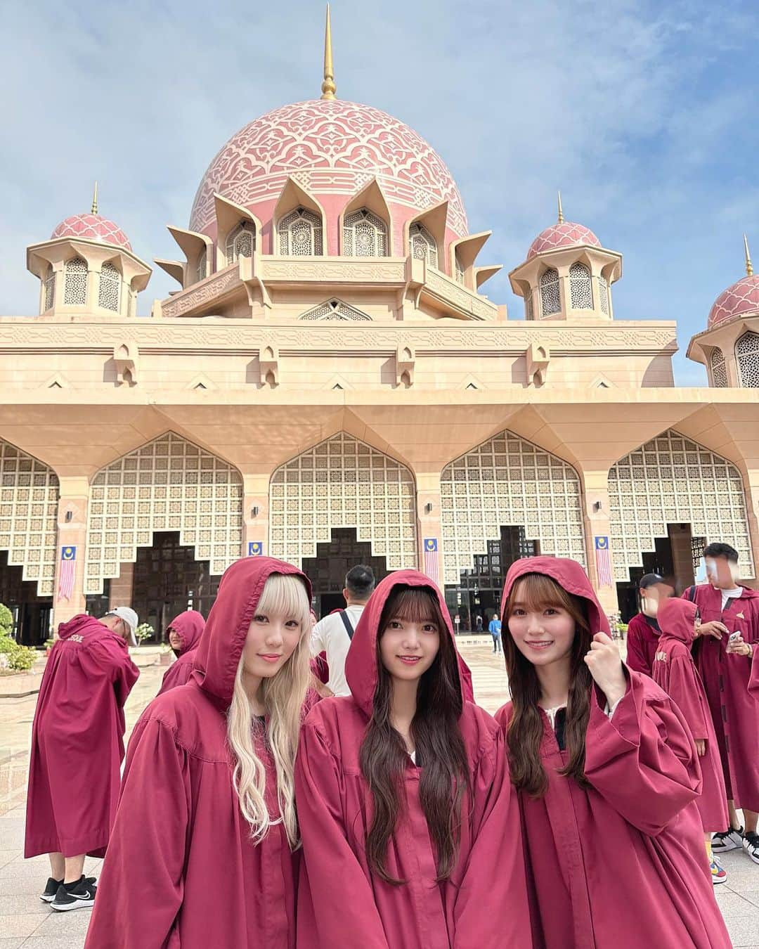 守屋麗奈さんのインスタグラム写真 - (守屋麗奈Instagram)「♡  Japan Expo Malaysia2023🇲🇾 Putra Mosque🕌🩷  #櫻坂46  #sakurazaka46  #renagram  #japanexpo  #malaysia  #マレーシア #ピンクモスク  #putramosque」9月4日 22時31分 - rena_moriya_official