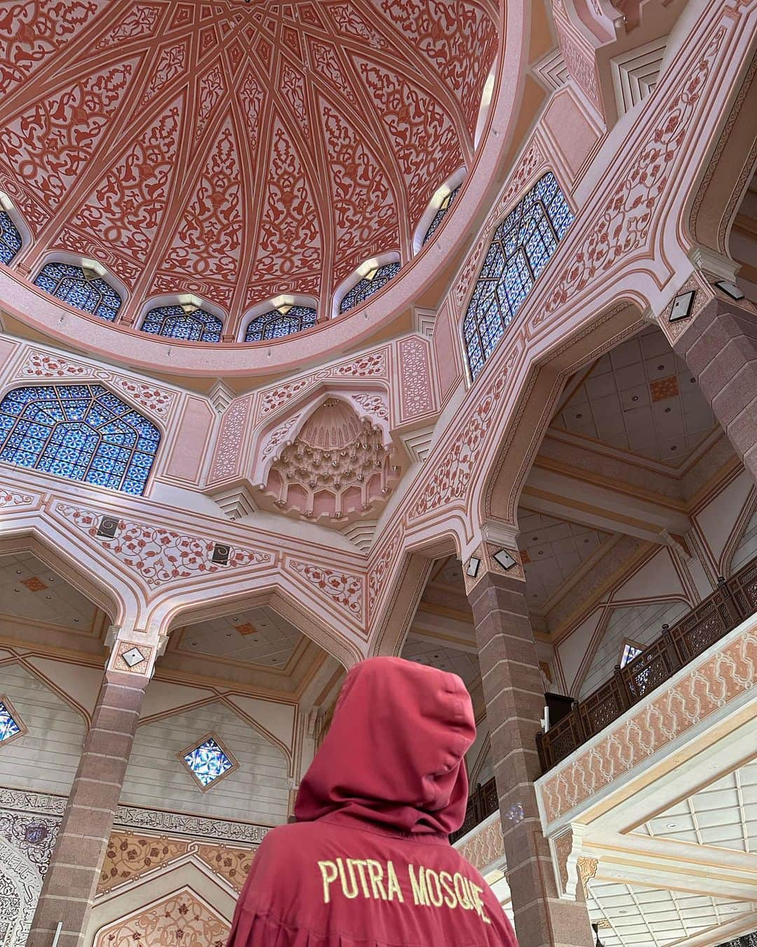 守屋麗奈さんのインスタグラム写真 - (守屋麗奈Instagram)「♡  Japan Expo Malaysia2023🇲🇾 Putra Mosque🕌🩷  #櫻坂46  #sakurazaka46  #renagram  #japanexpo  #malaysia  #マレーシア #ピンクモスク  #putramosque」9月4日 22時31分 - rena_moriya_official