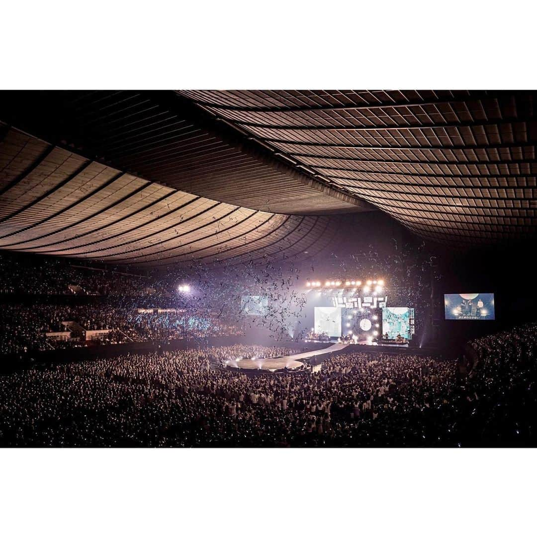 和田颯さんのインスタグラム写真 - (和田颯Instagram)「. Da-iCE ARENA TOUR 2023 -SCENE- 無事完走！！ ラスト二日間も最高すぎる時間でした。 みんなの声をしっかり聞けて、みんなの表情をしっかり見れて、やっぱりライブが好きだし幸せすぎる空間だなと感じています。 この熱量はこの空間でしか味わえないな、、 本当にみんなに支えられています。 ありがとう。 メンバー、スタッフ、Da-iCEに関わって下さっている全ての方に感謝です。 まだまだこれから！！ メンバー！絶対ドーム行くぞ🔥 もっと最高な景色をこの5人で、応援してくれているみんなと一緒に必ず見ましょう！！ ひとまず、お疲れ様でした！！！」9月4日 22時44分 - da_ice_hayate_wada