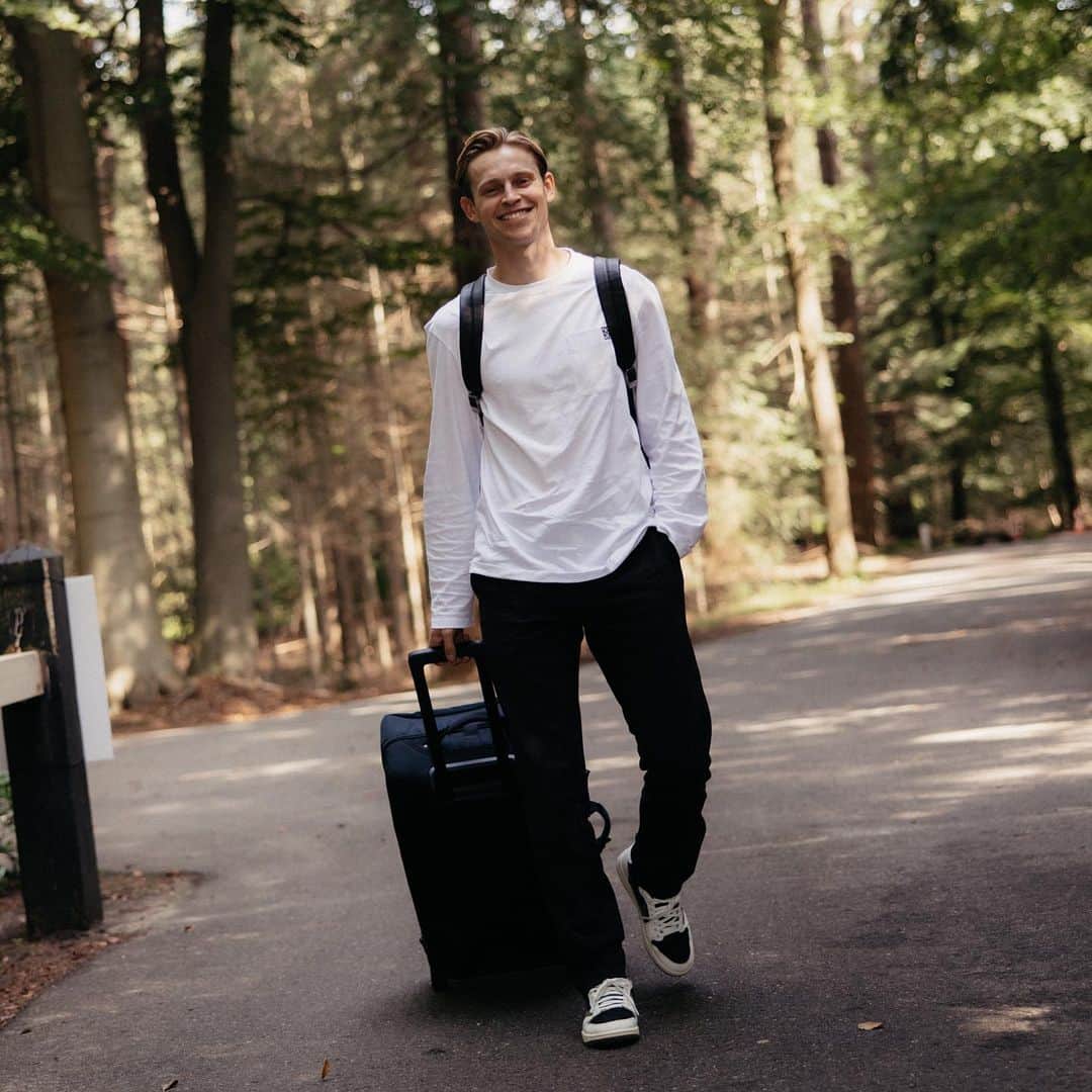 フレンキー・デ・ヨングのインスタグラム：「Always happy to be here 🇳🇱 Let’s go 🦁 @onsoranje」