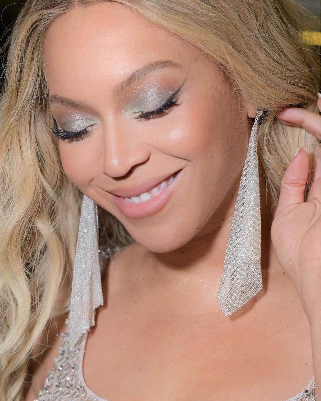 ティファニーさんのインスタグラム写真 - (ティファニーInstagram)「Wishing House ambassador @Beyonce a birthday filled with joy. We've loved being the official jeweler of the RENAISSANCE WORLD TOUR. Link in bio. #RenaissanceWorldTour #ElsaPeretti #TiffanyAndCo」9月4日 23時35分 - tiffanyandco